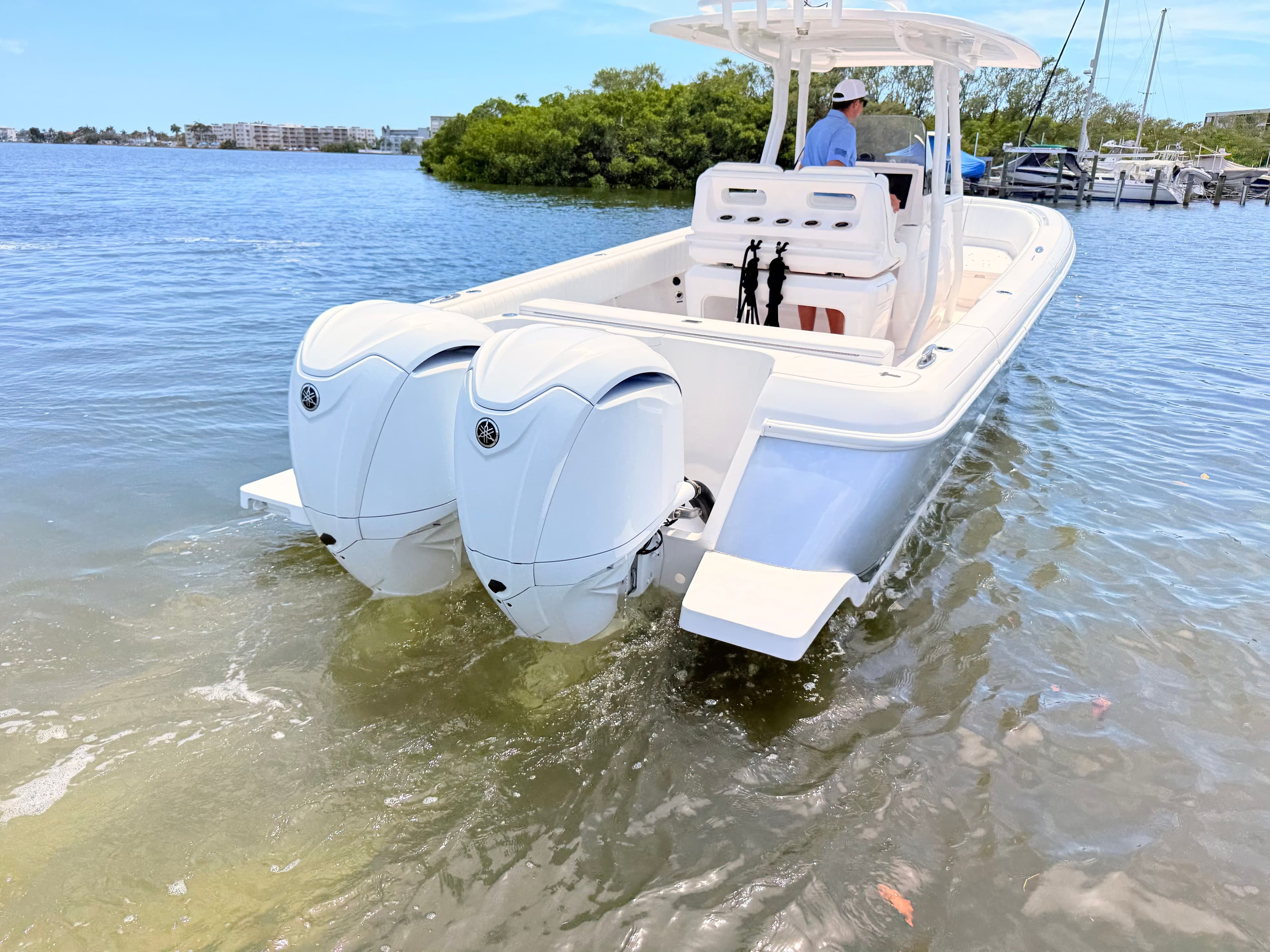 2020 Intrepid 327CC - 26