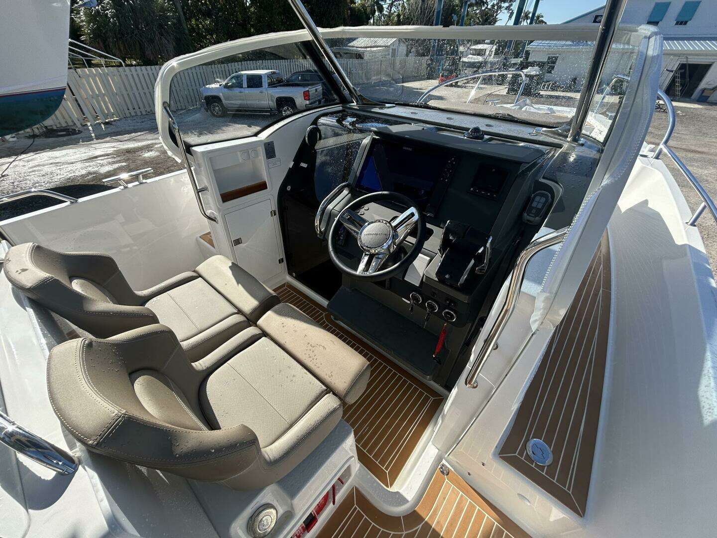 2024 Nimbus Tender 9 - Image 10