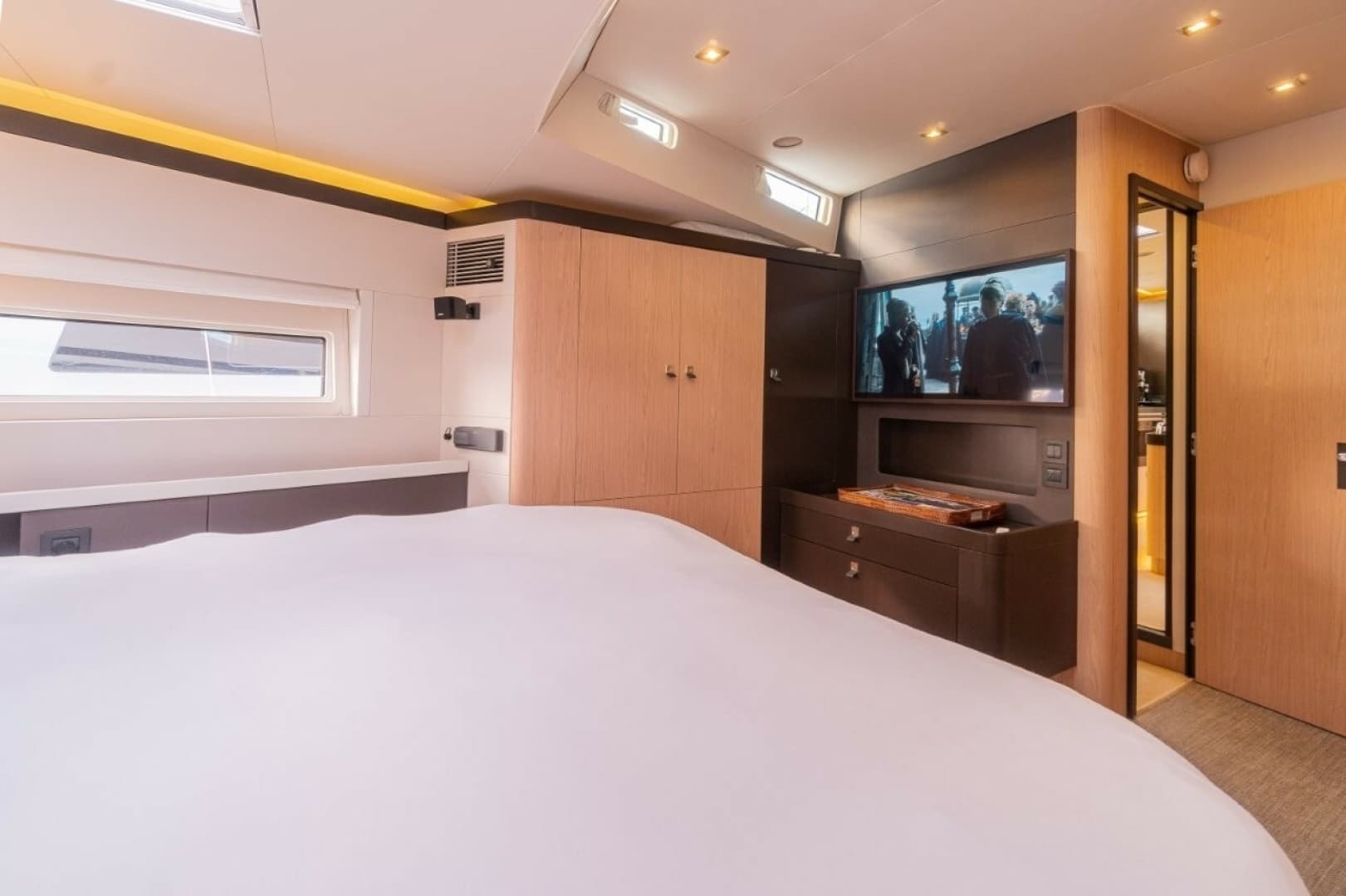 2020 Beneteau Oceanis Yacht 62 - Image 45