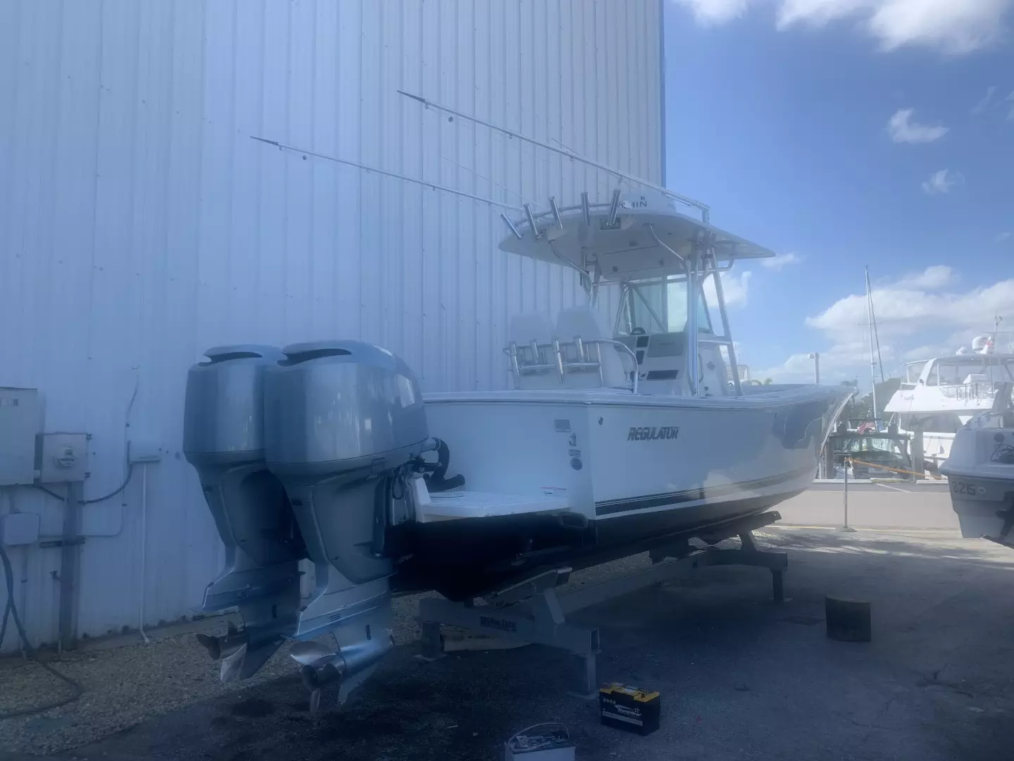 2010 Regulator 26 Forwarding Seating - Image 21