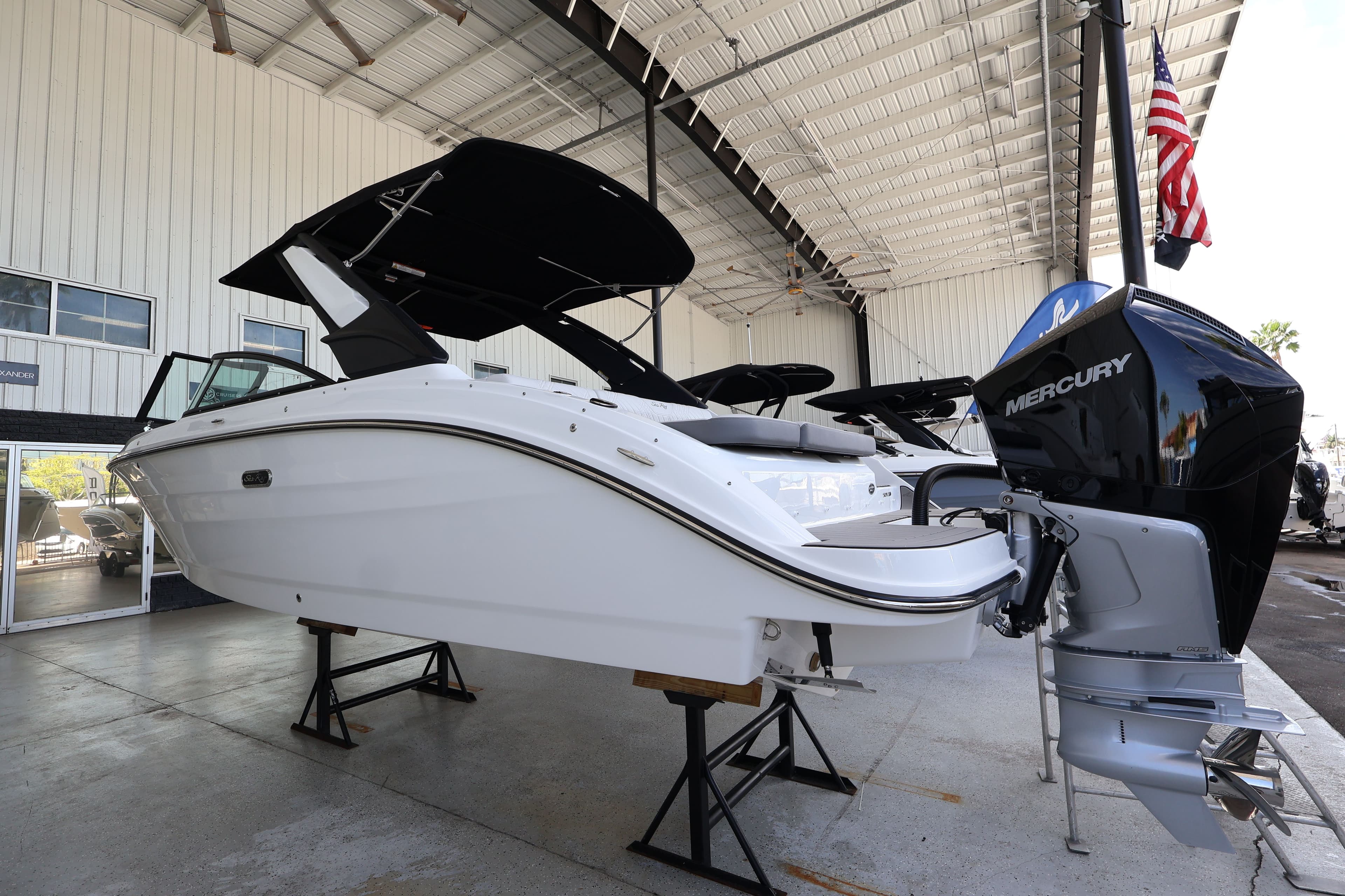 2026 Sea Ray SDX 250 Outboard - 5