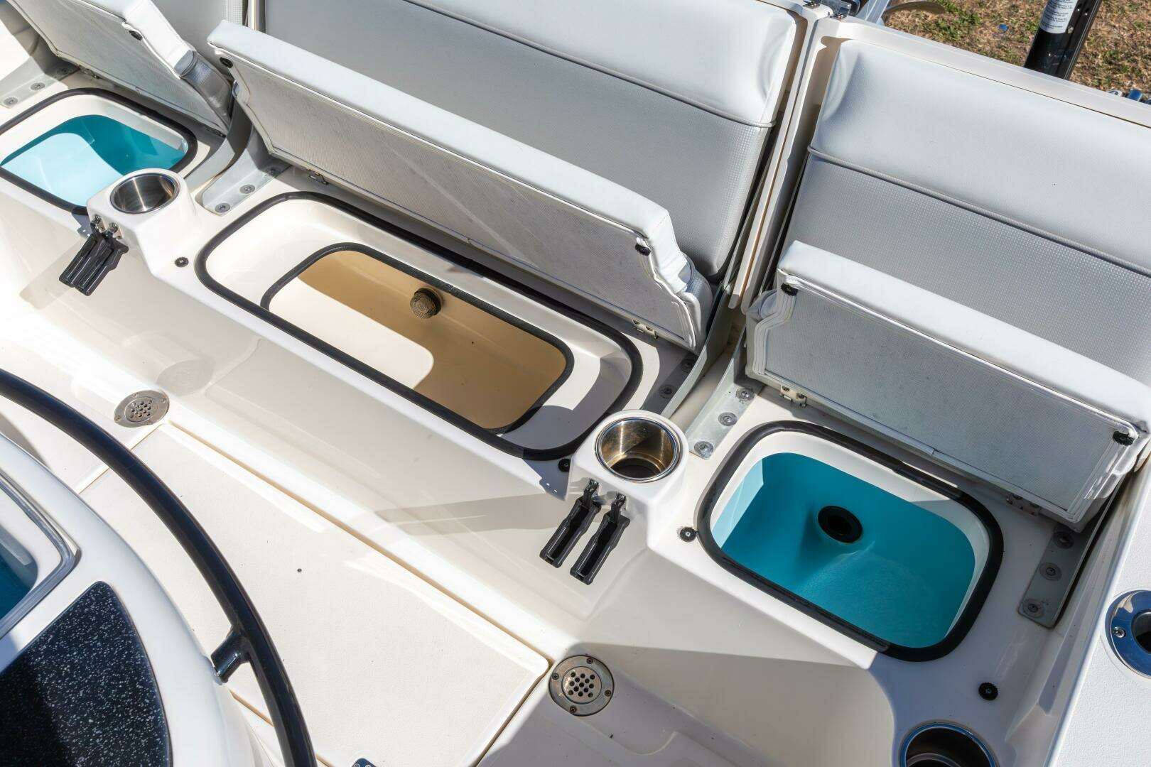 2023 ShearWater 260 SS Carolina - Image 16