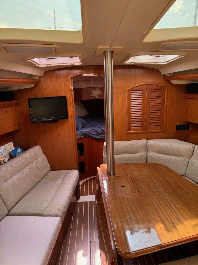 2004 Hunter 386 - Image 19