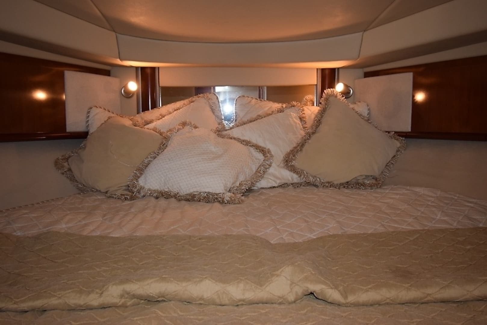 2004 Sea Ray 390 Sundancer - Image 34