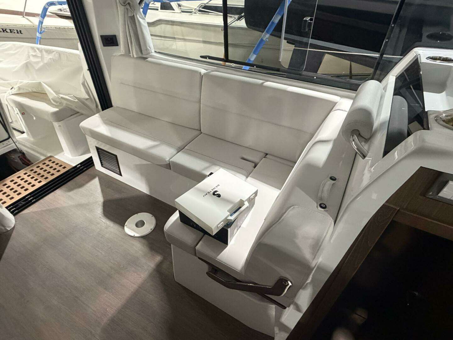 2026 Beneteau Antares 11 - Image 9