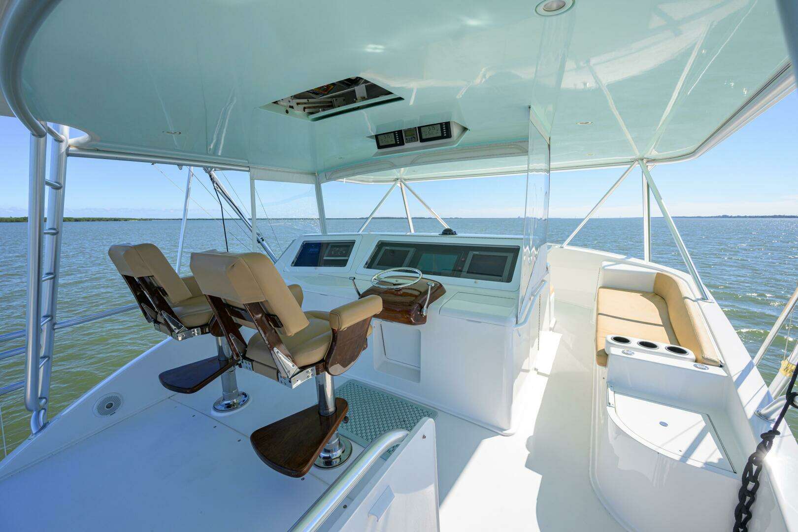 2007 Viking 64 Convertible - Image 34