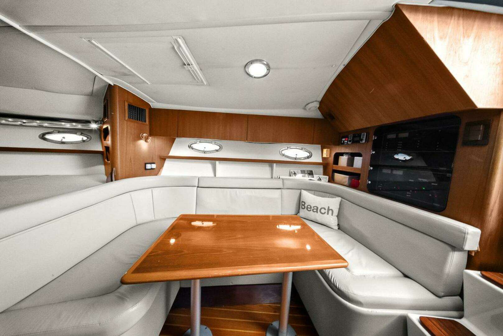 2003 Tiara Yachts 3100 Open LE - Image 9