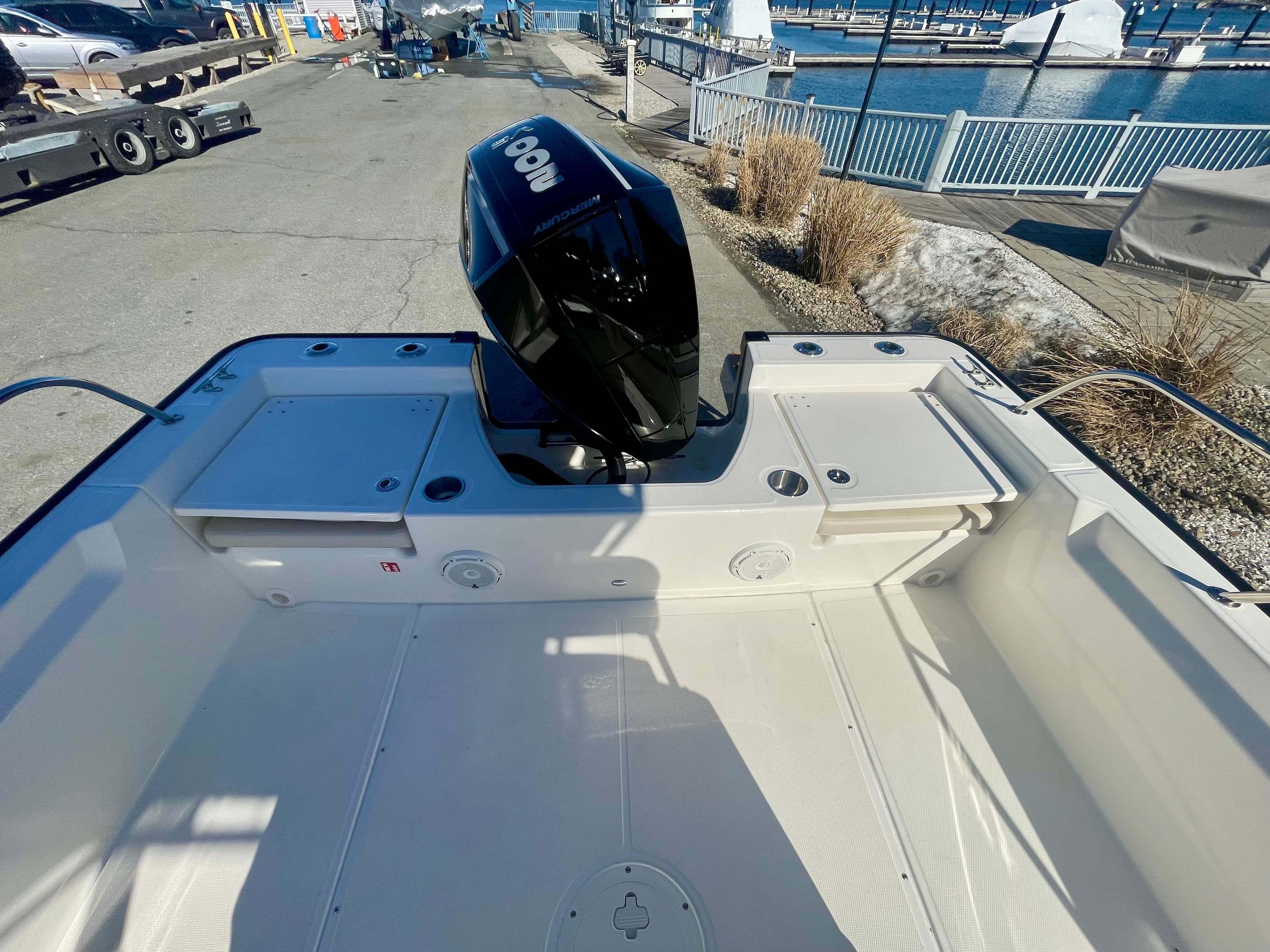 2026 Boston Whaler 210 Montauk - 5