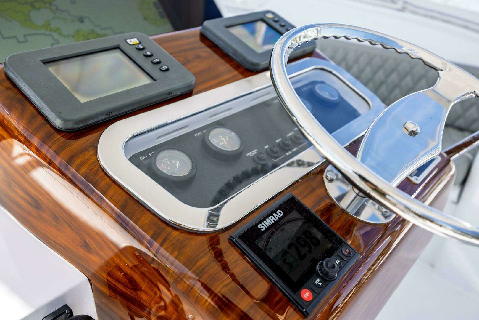 2005 Hatteras 50 Convertible - Image 68