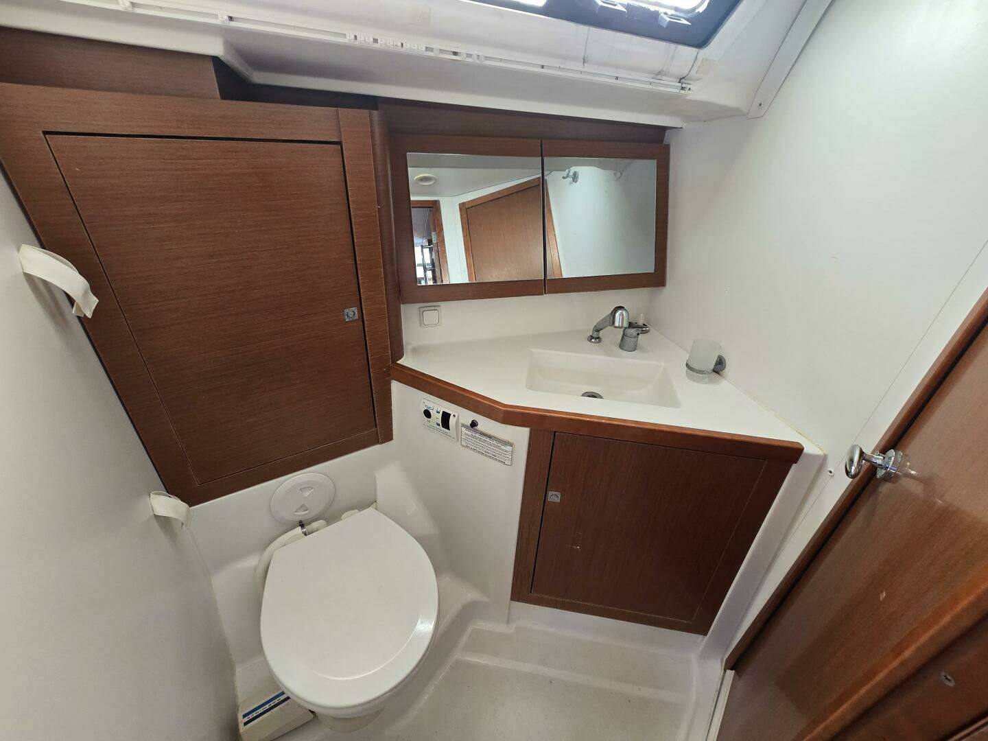 2015 Beneteau Oceanis 45 - Image 17