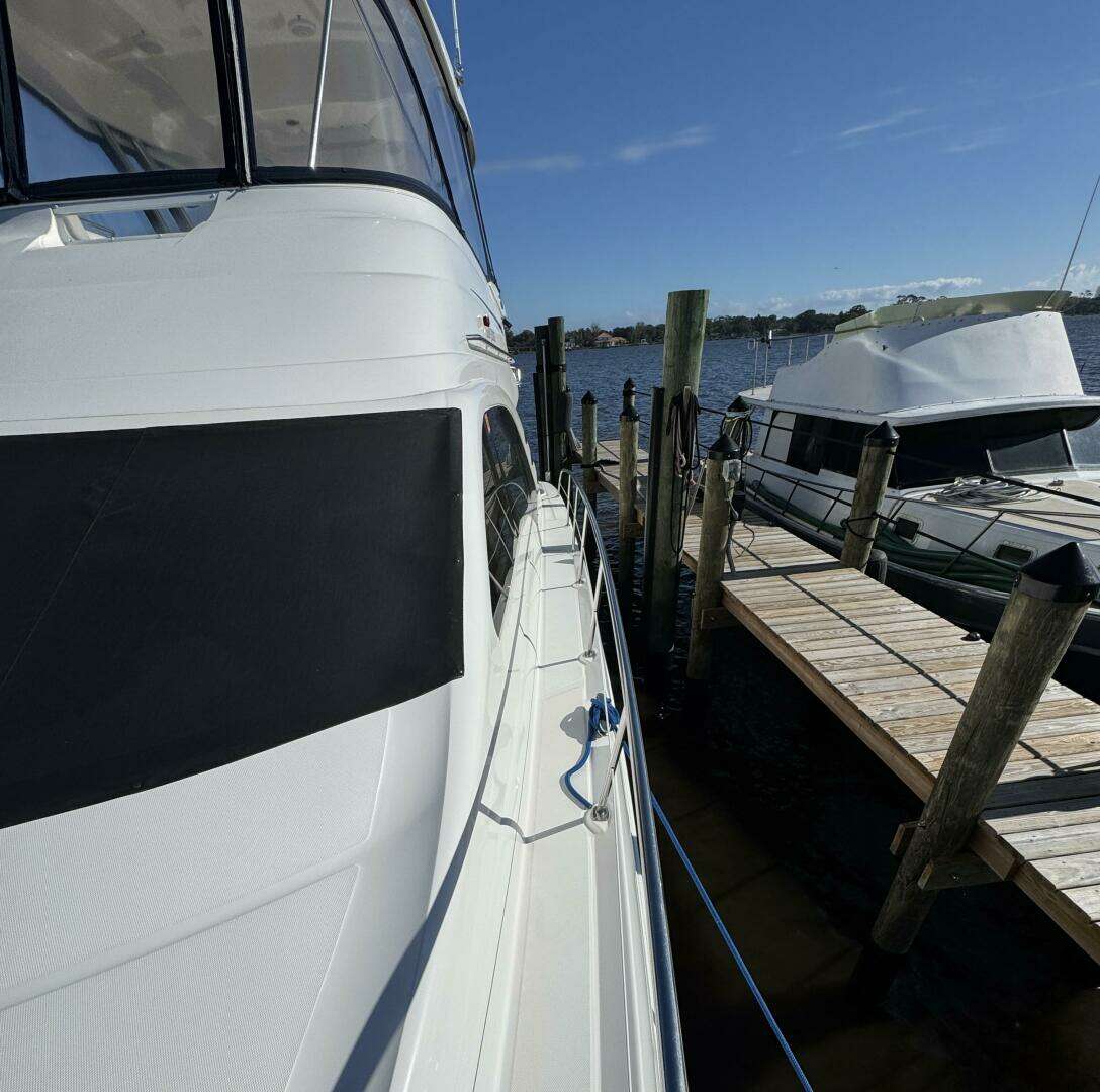2007 Sea Ray 58 Sedan Bridge - Image 9