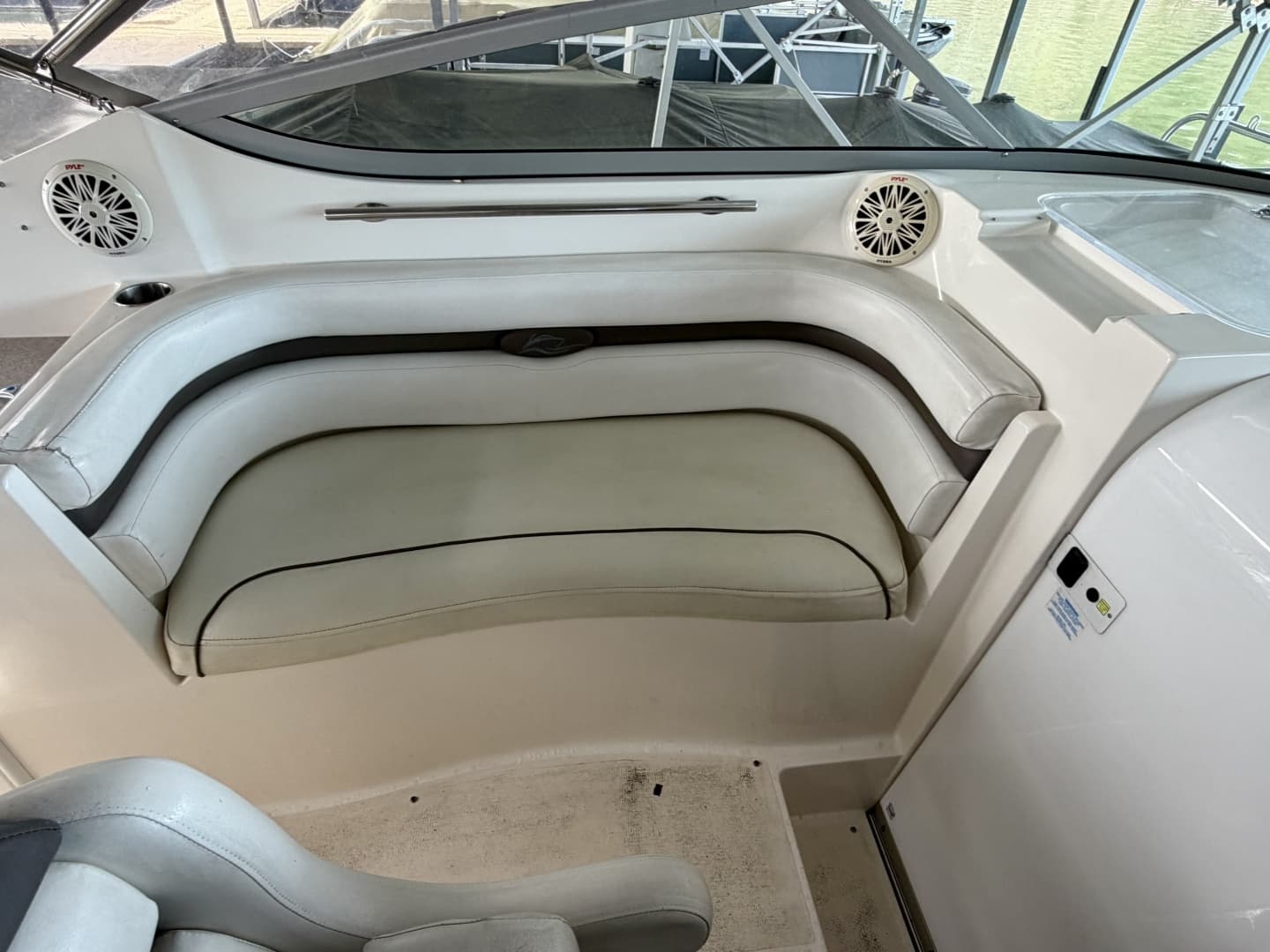 2008 Rinker 280 Express Cruiser - Image 32