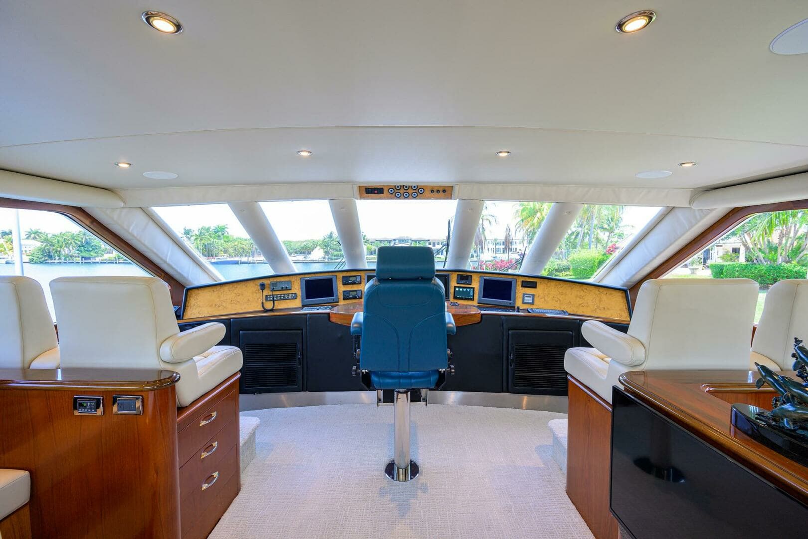 2004 Sea Force IX 82 Enclosed Bridge - Image 48