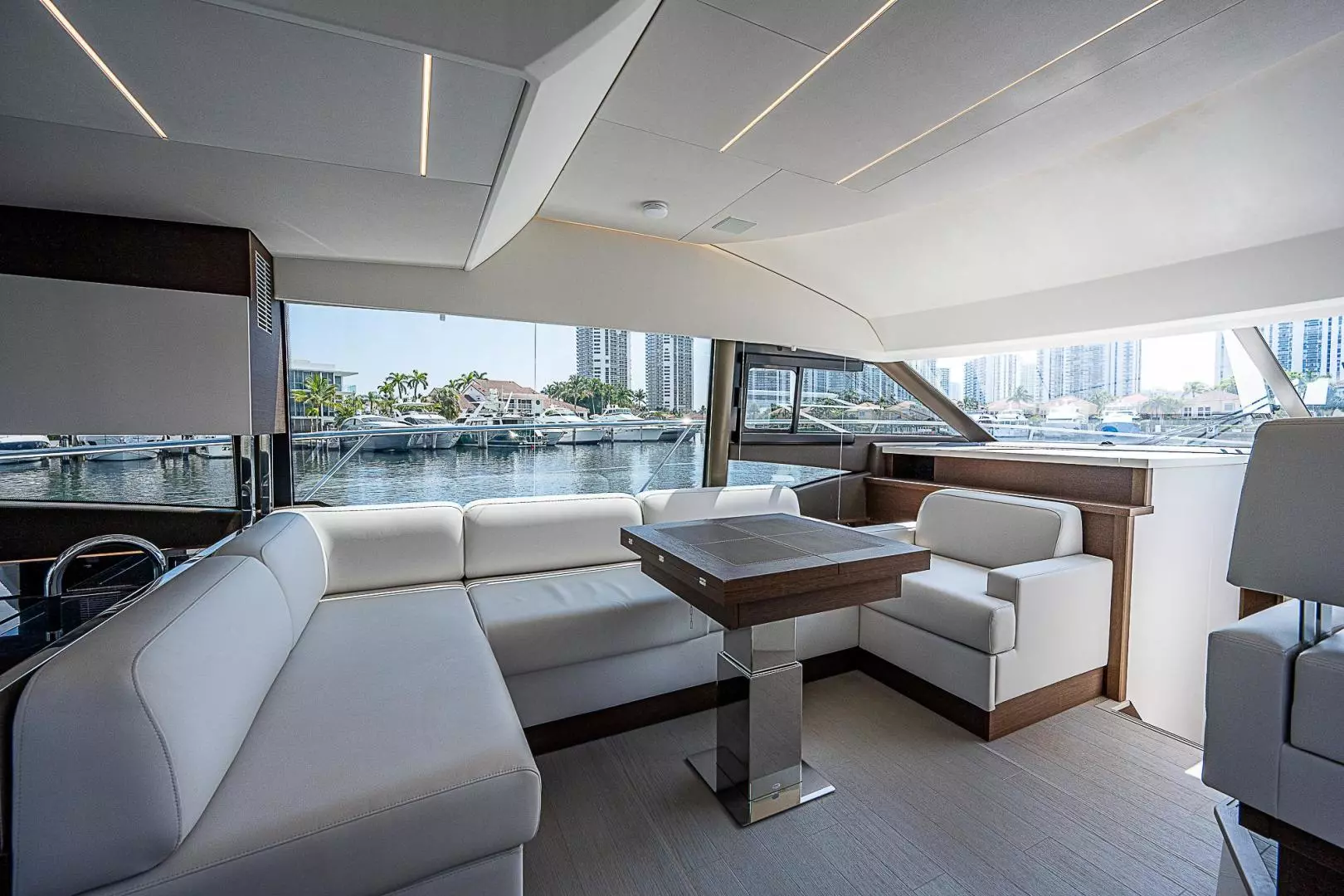 2022 Prestige 520 Fly - Image 20