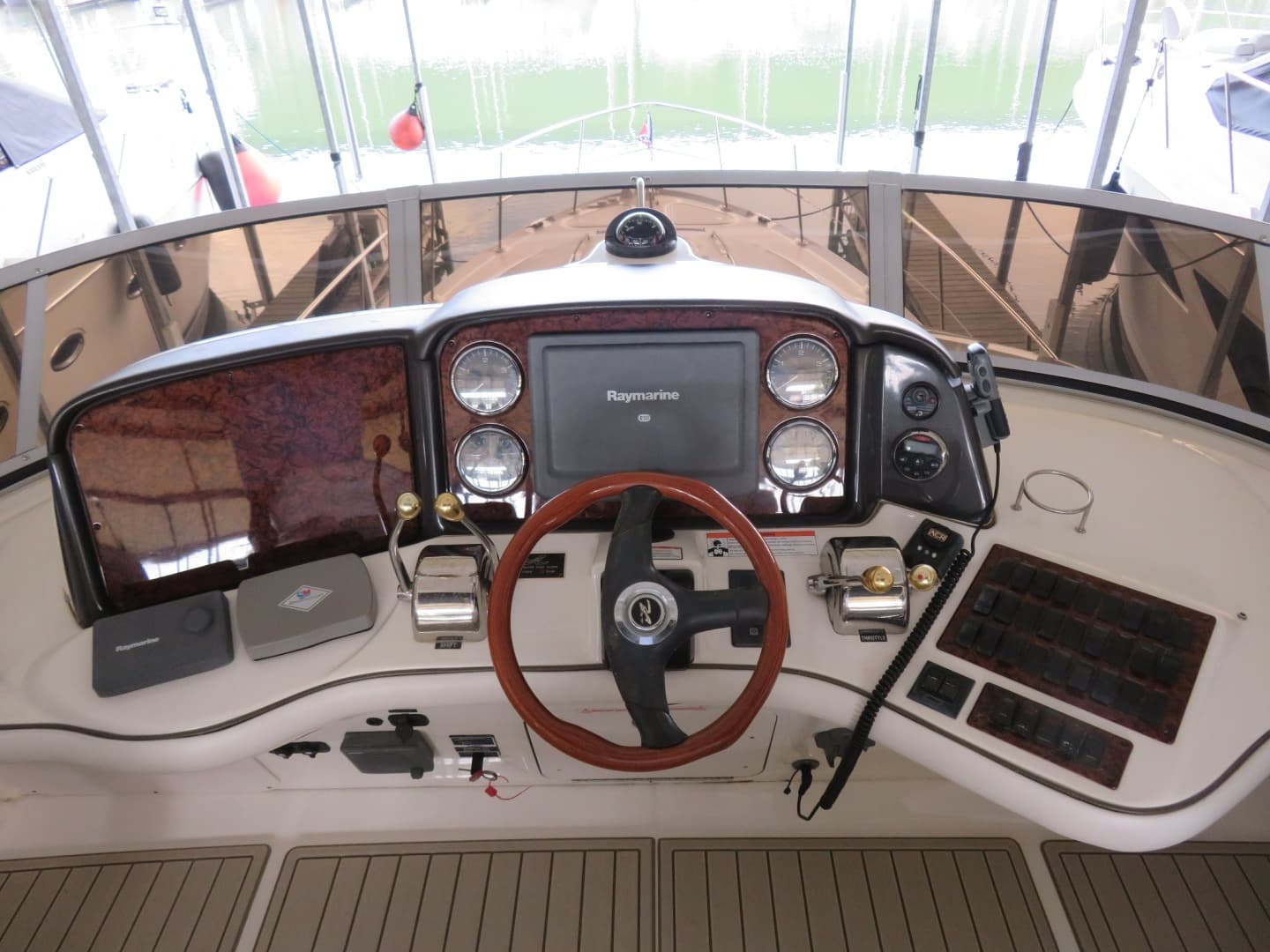2007 Sea Ray 44 Sedan Bridge - Image 7
