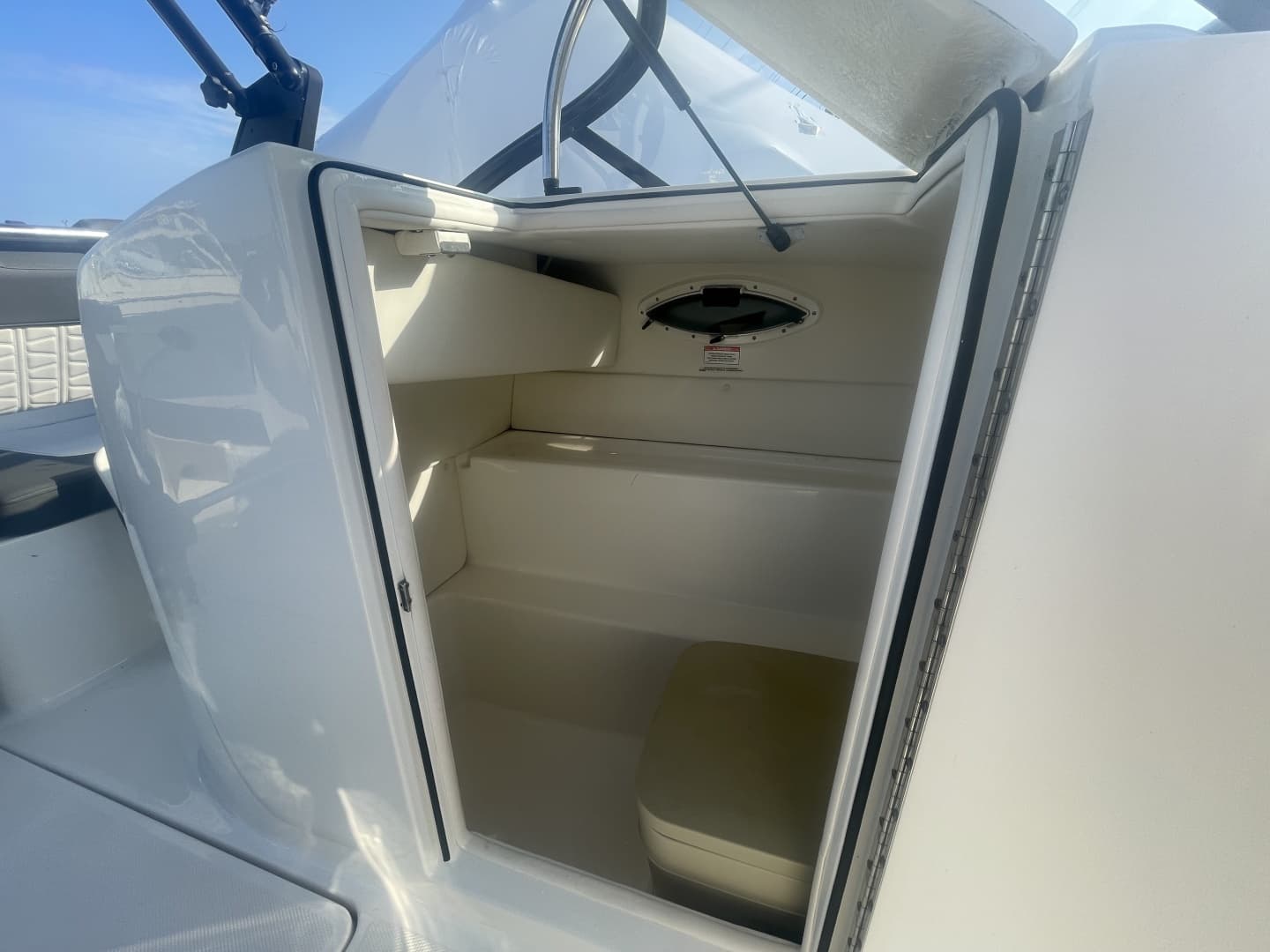 2019 Bayliner VR6 Bowrider I/O - Image 34