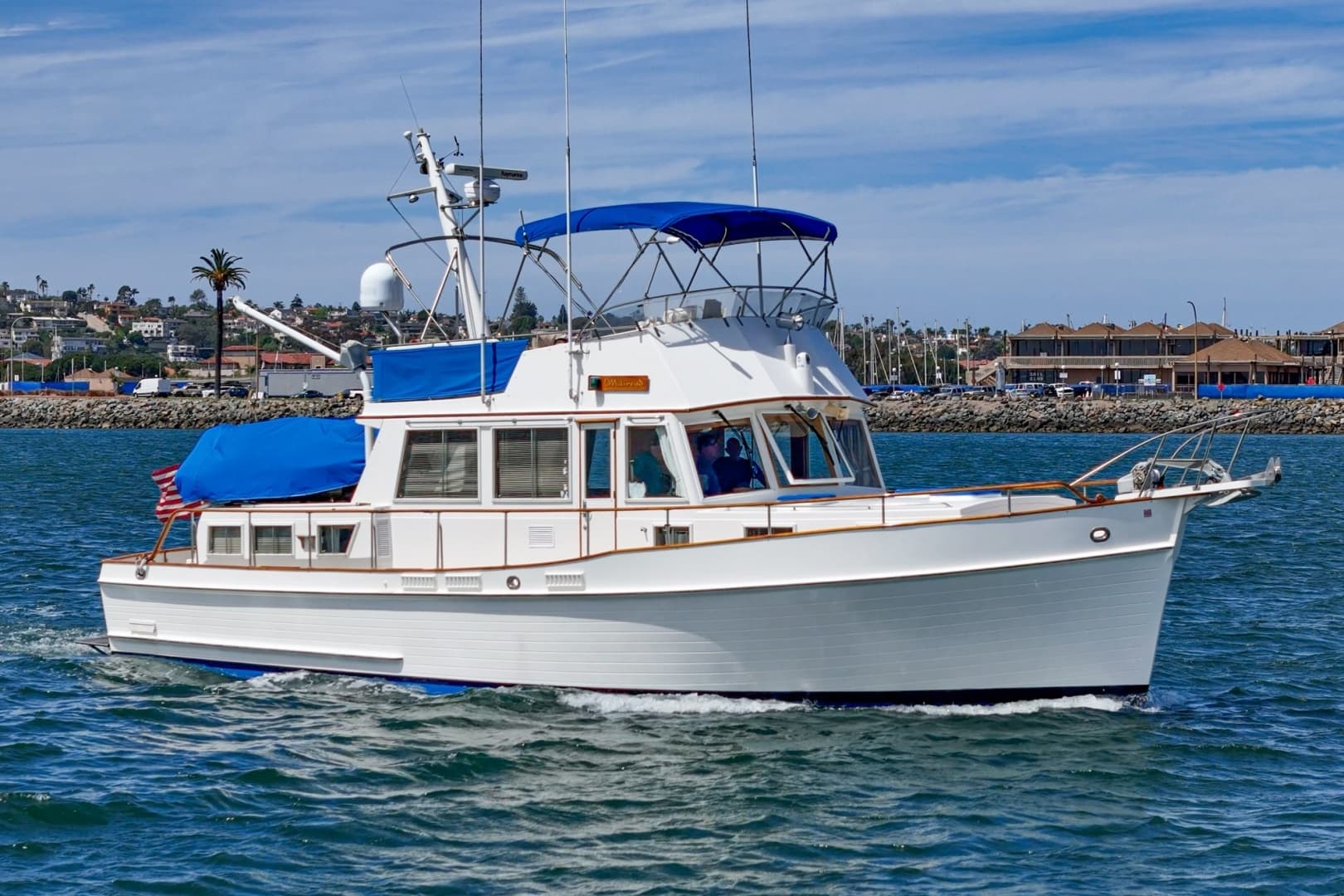1987 Grand Banks 47 motoryacht - Image 3