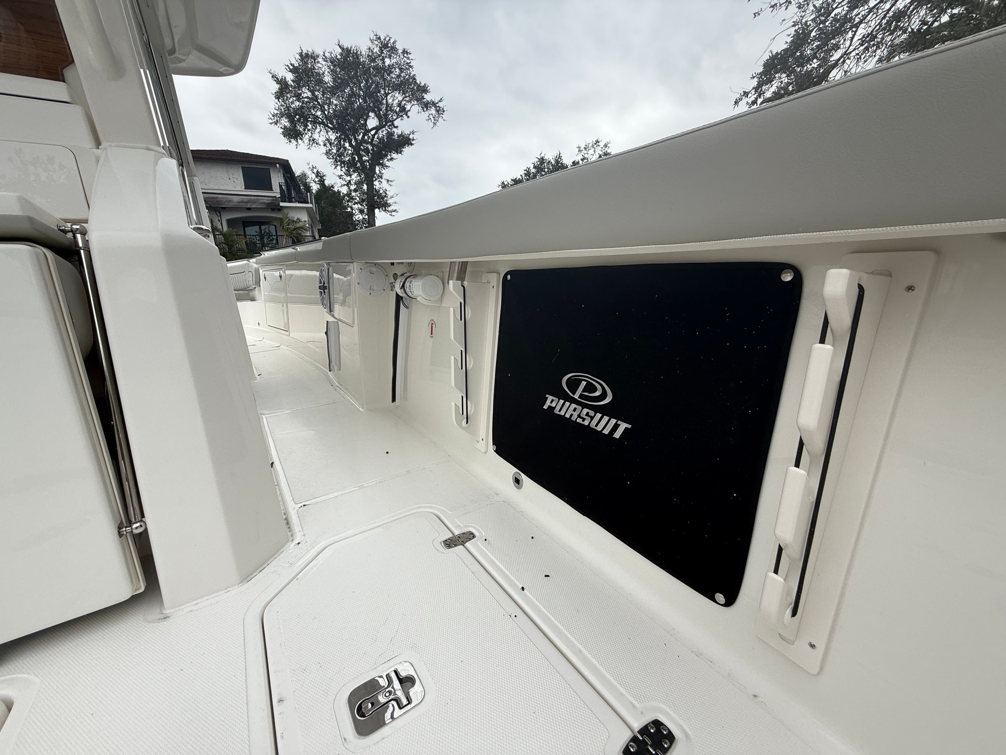 2026 PURSUIT 328 S - Image 17