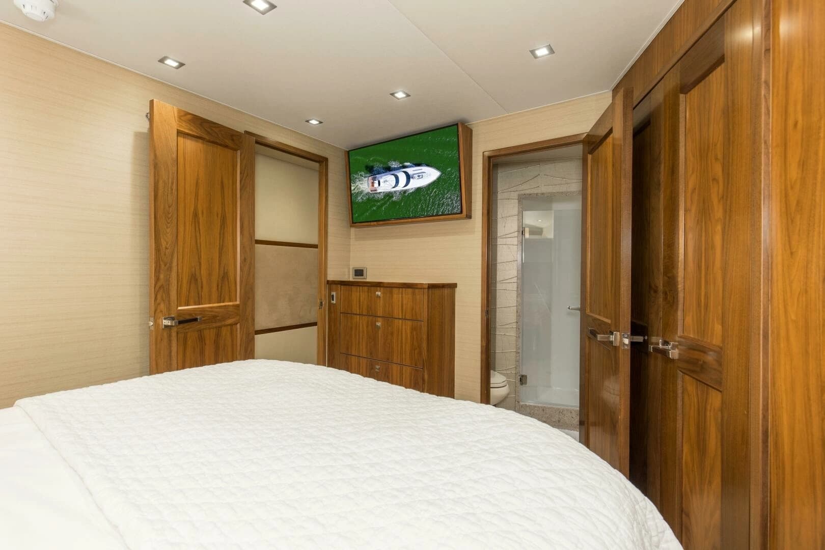 2016 Viking 92 Enclosed Bridge - Image 30