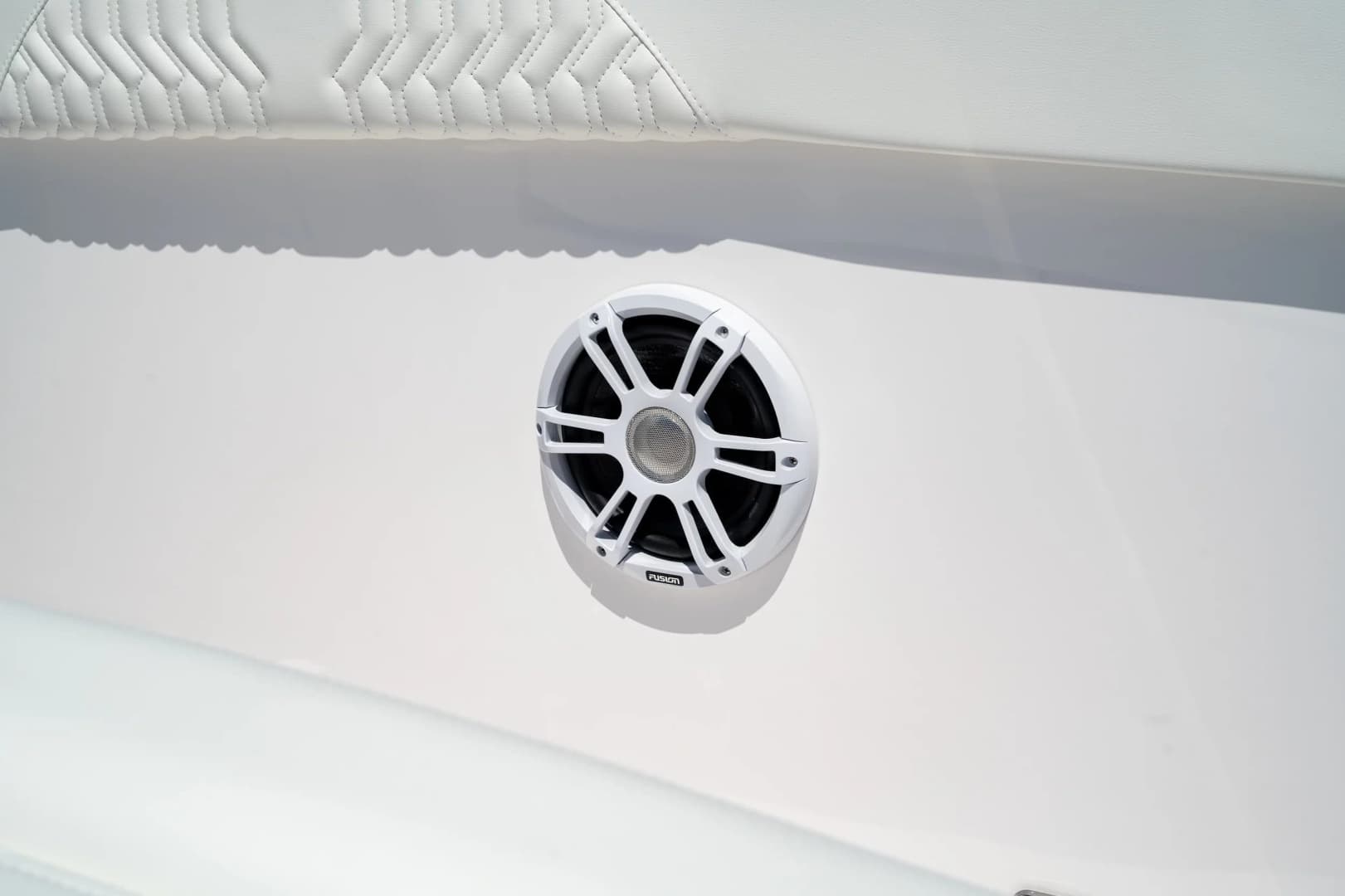 2026 Twin Vee 280 STX CC - Image 12