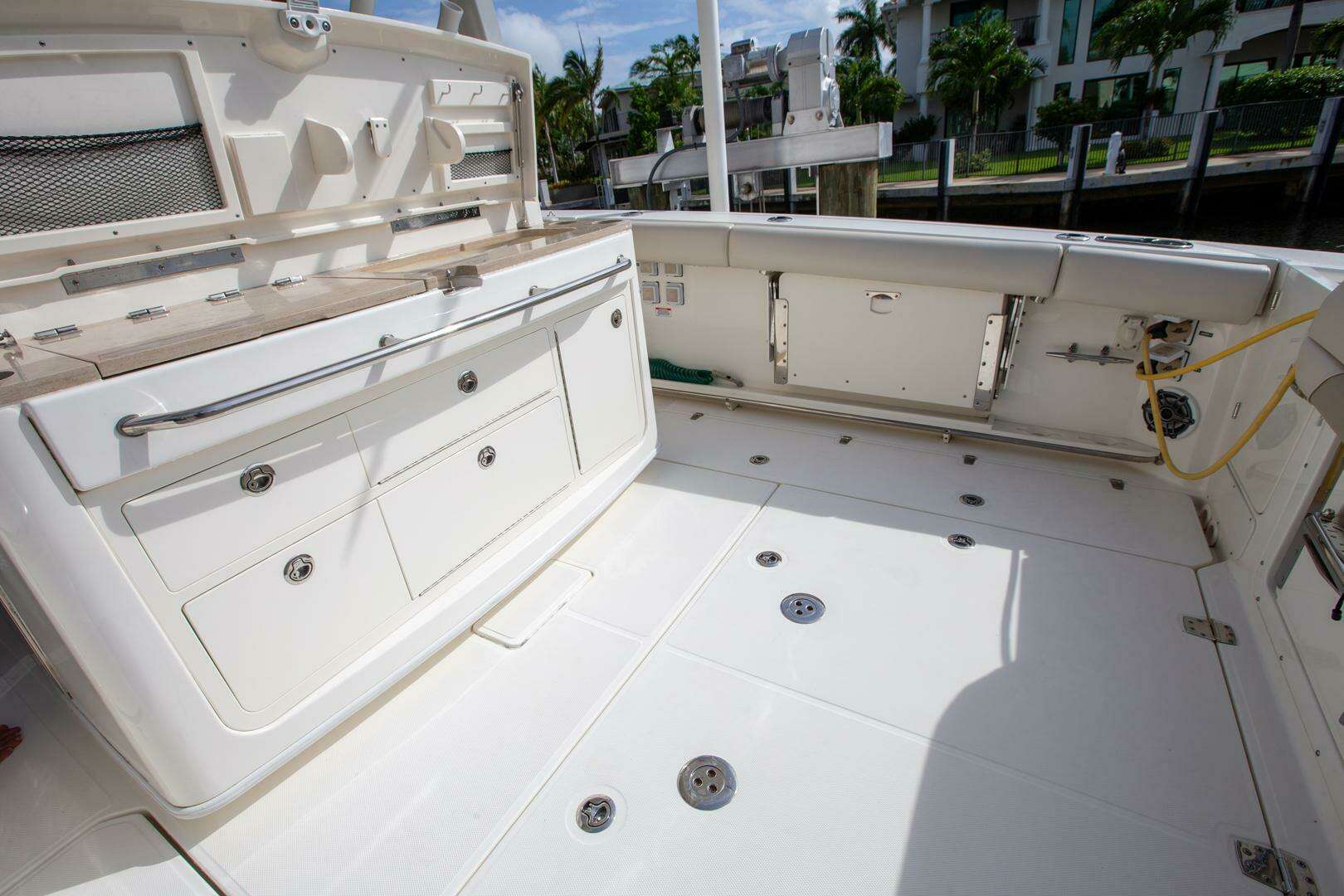 2023 Boston Whaler 380 Outrage - Image 5