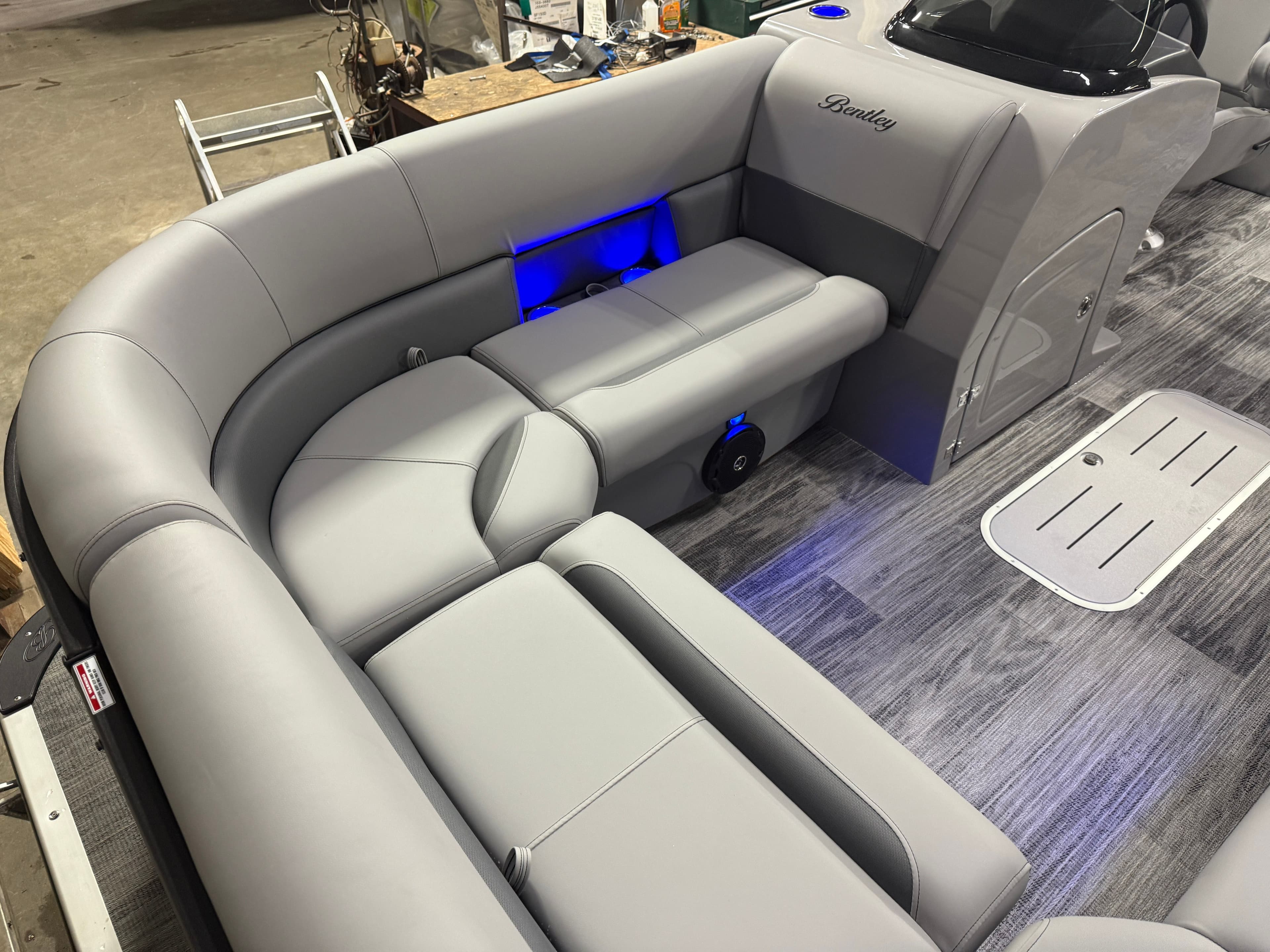 2026 Bentley Pontoons Legacy 300HP 243 Navigator Quad Lounge Tritoon - 9