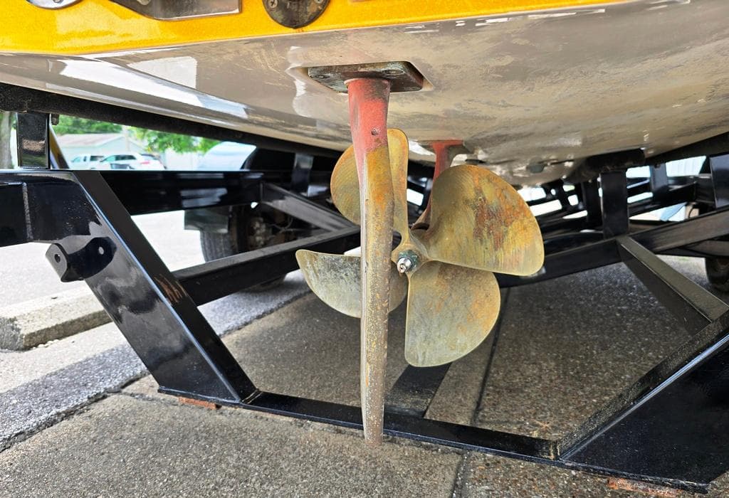 Propeller of a 2015 Malibu Wakesetter 22 VLX Surf Gate on a trailer.