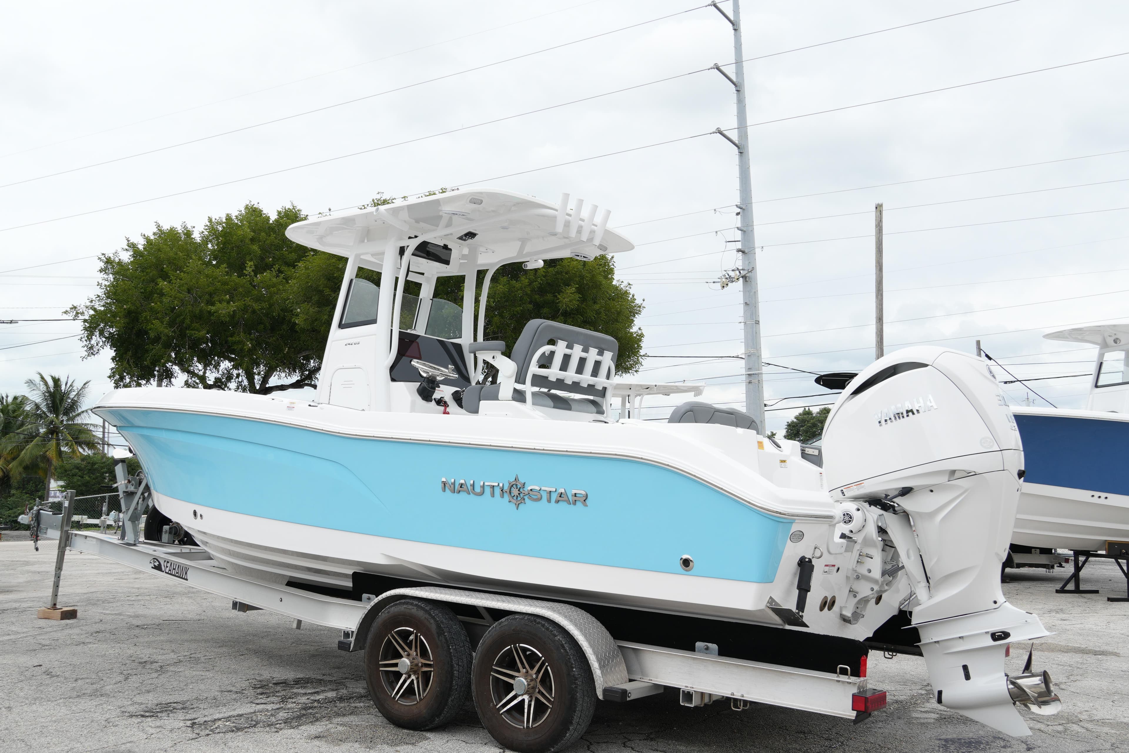 2025 NauticStar 242 Offshore