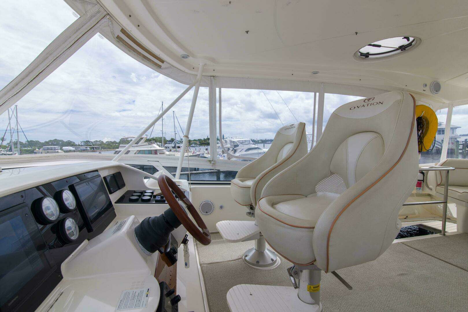2009 Silverton 52 Ovation - Image 11