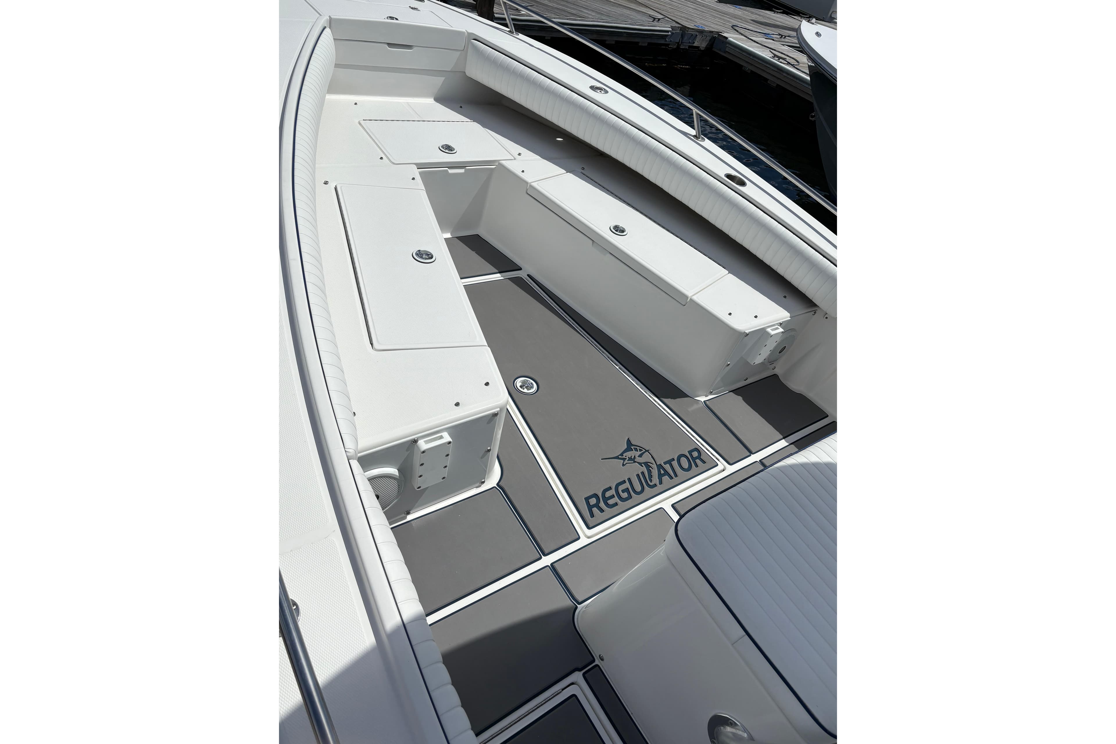 2003 Regulator 26 Forward Seating boat interior with sleek design and ample storage.