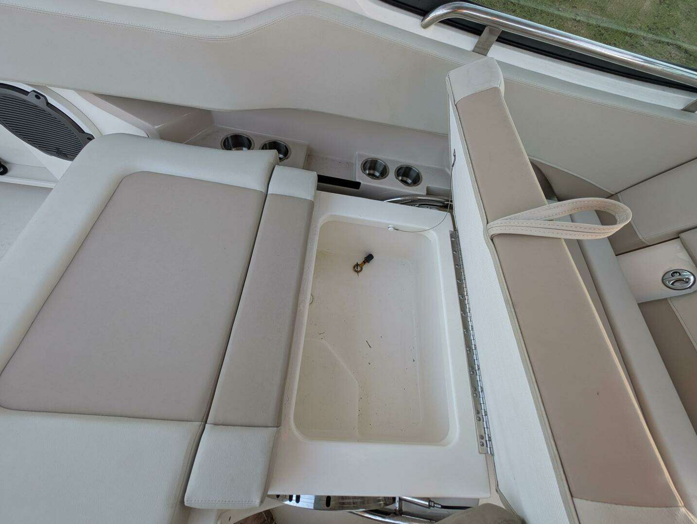 2023 Boston Whaler 240 Vantage - Image 48