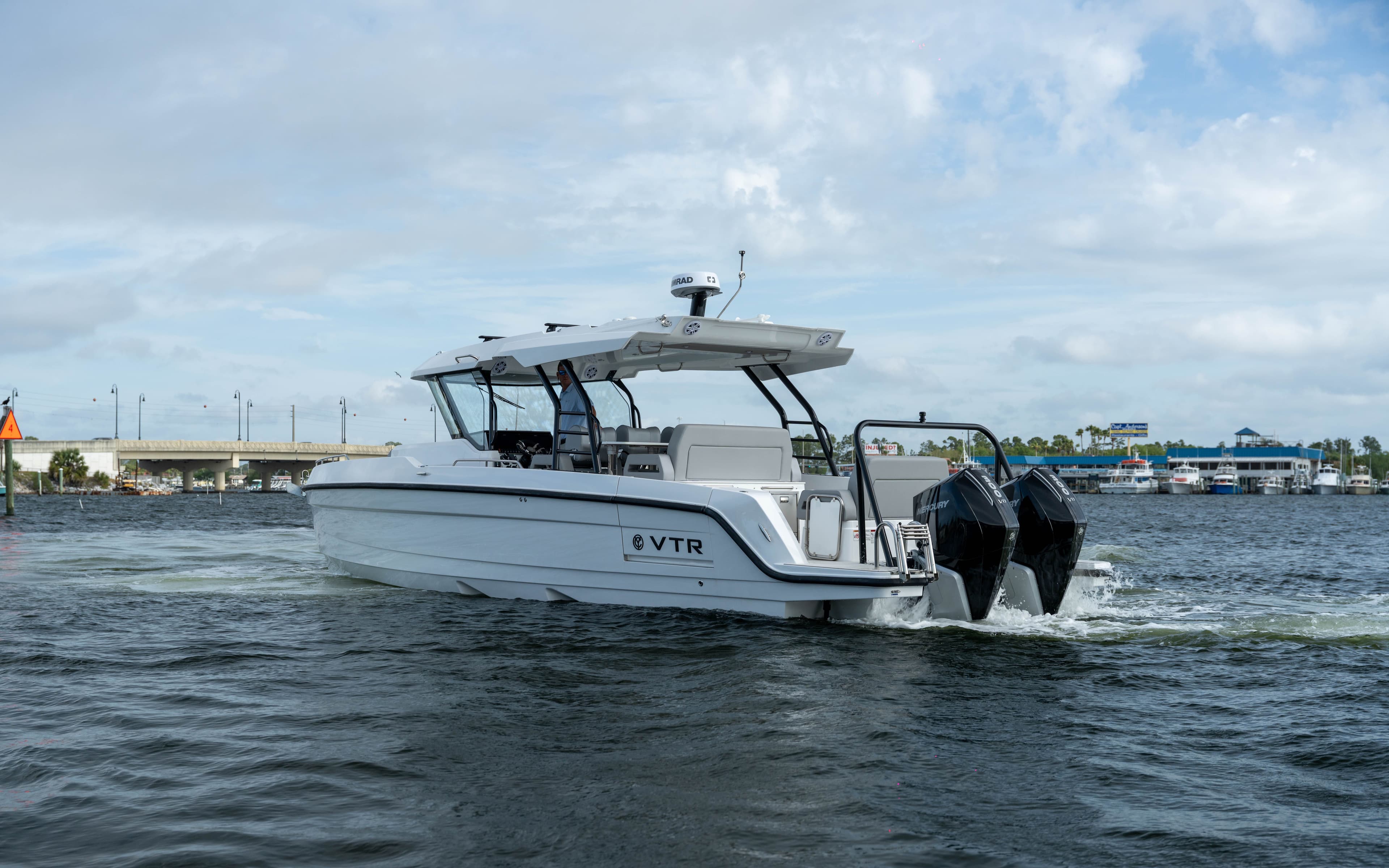 2026 Cruisers Yachts 38 VTR - 10