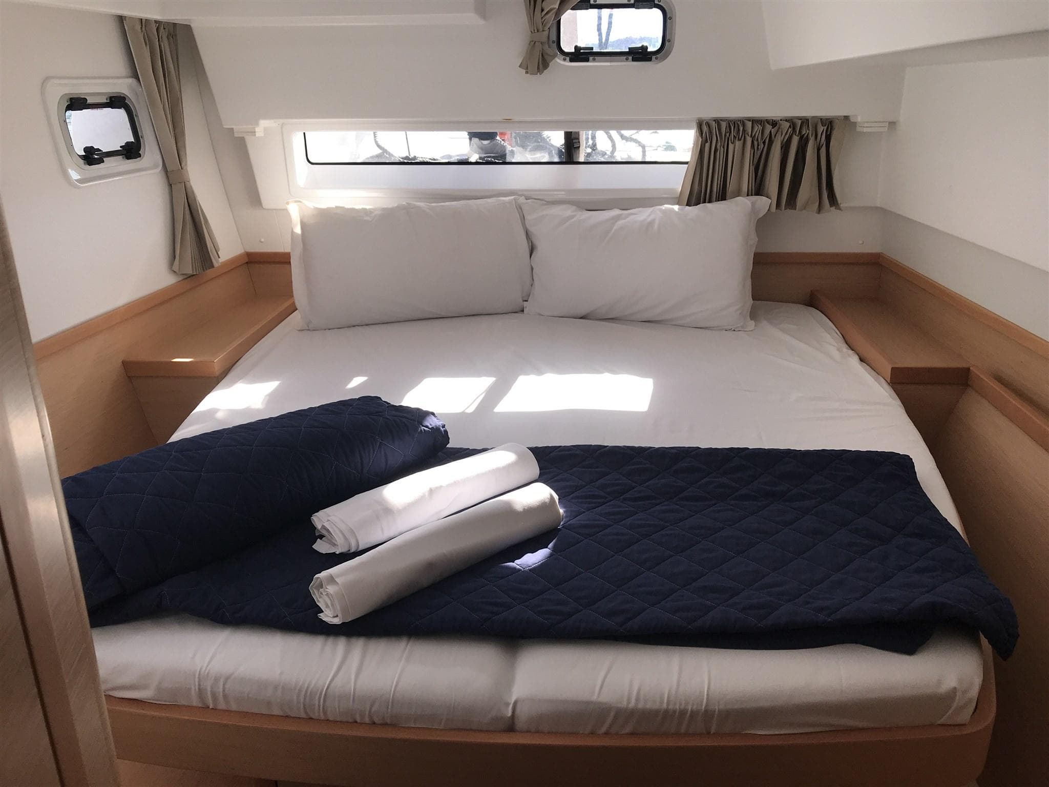 Lagoon 42