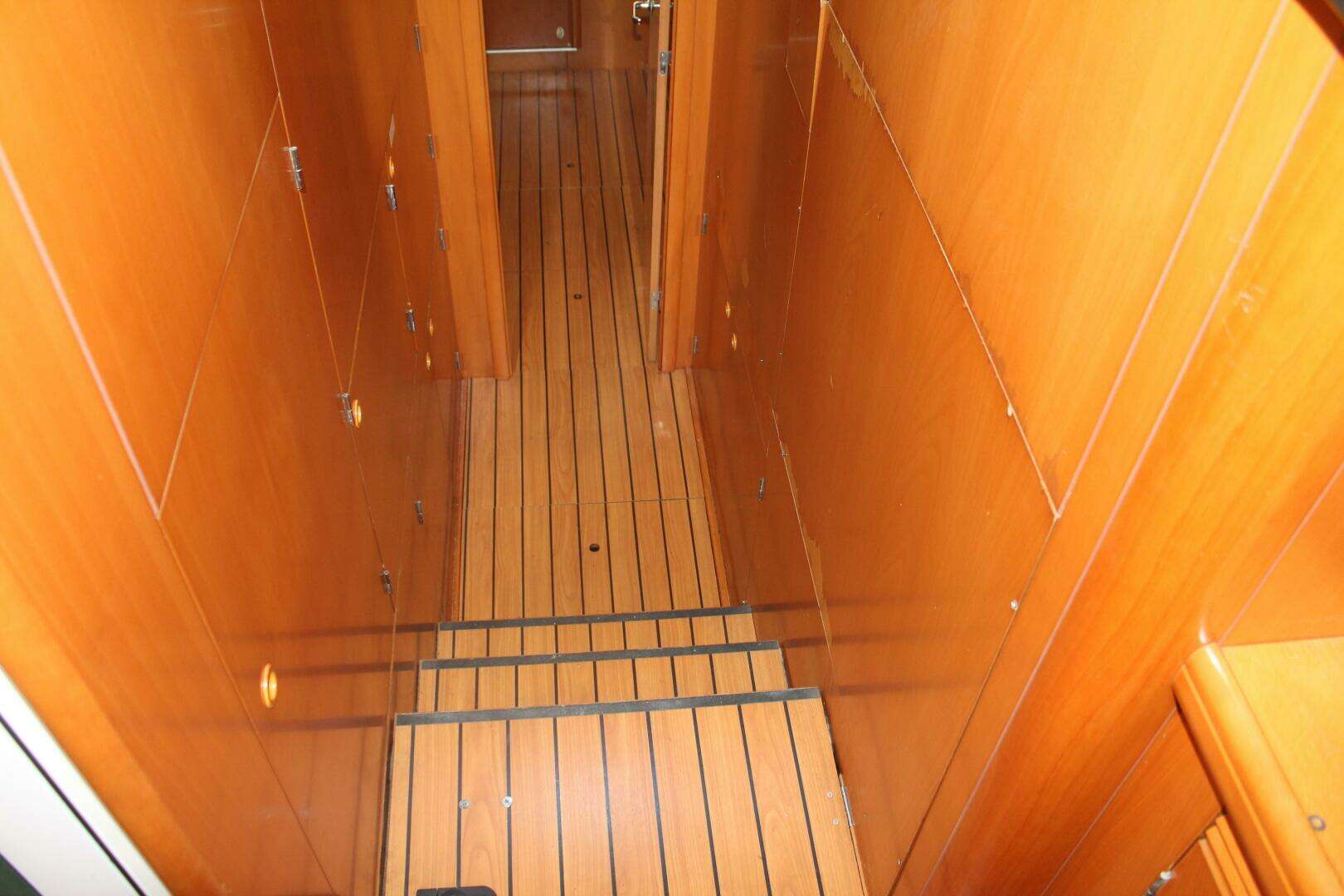 2004 Lagoon 43 Power Cat - Image 19
