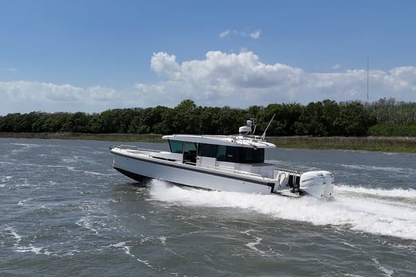 2019 Axopar 37 XC Cross Cabin