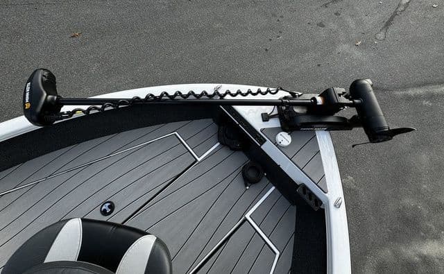 2024 Vexus ADX180 boat deck with trolling motor, featuring sleek gray flooring and modern design.