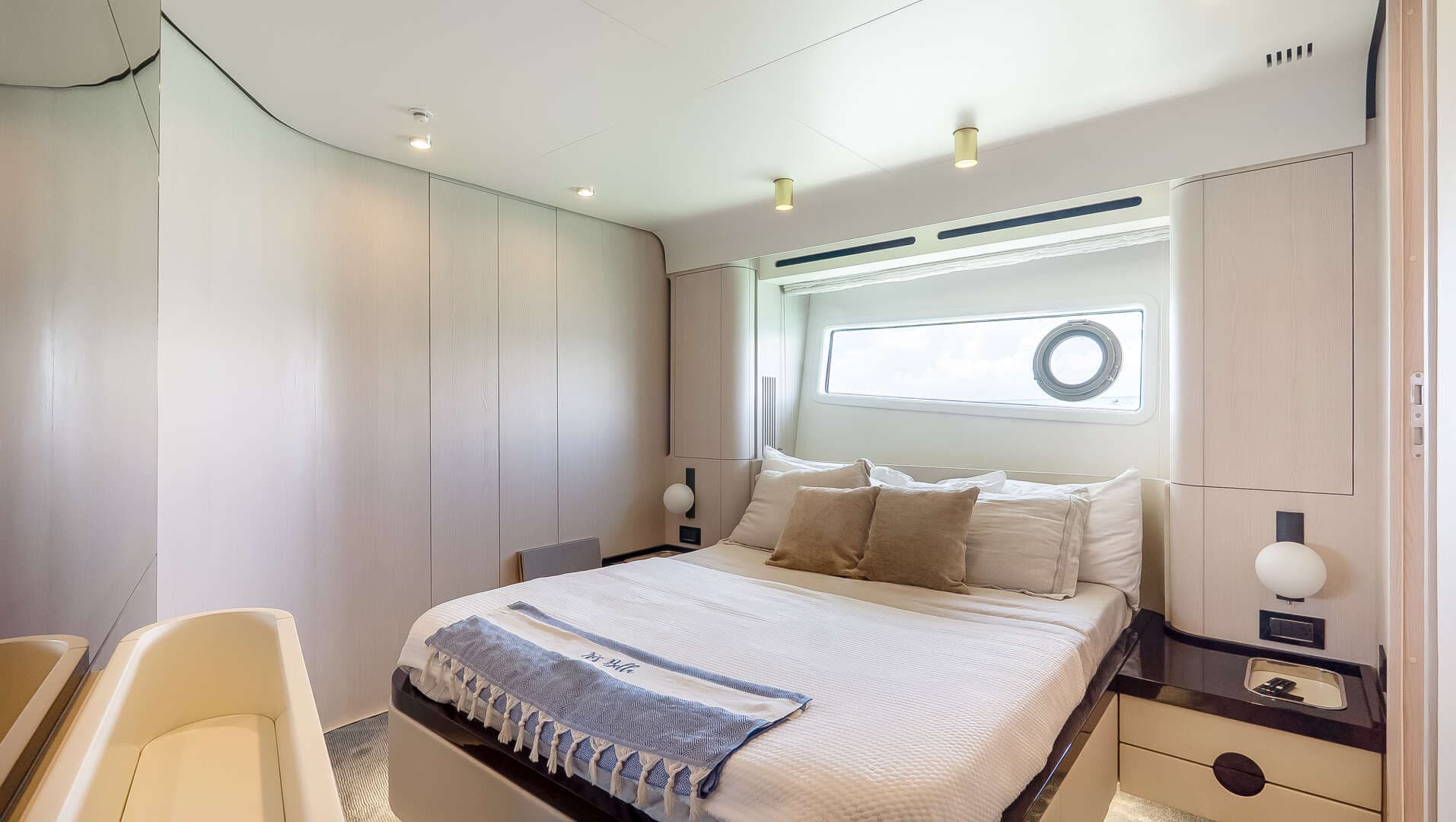 2025 Azimut 78 FLY - Image 41