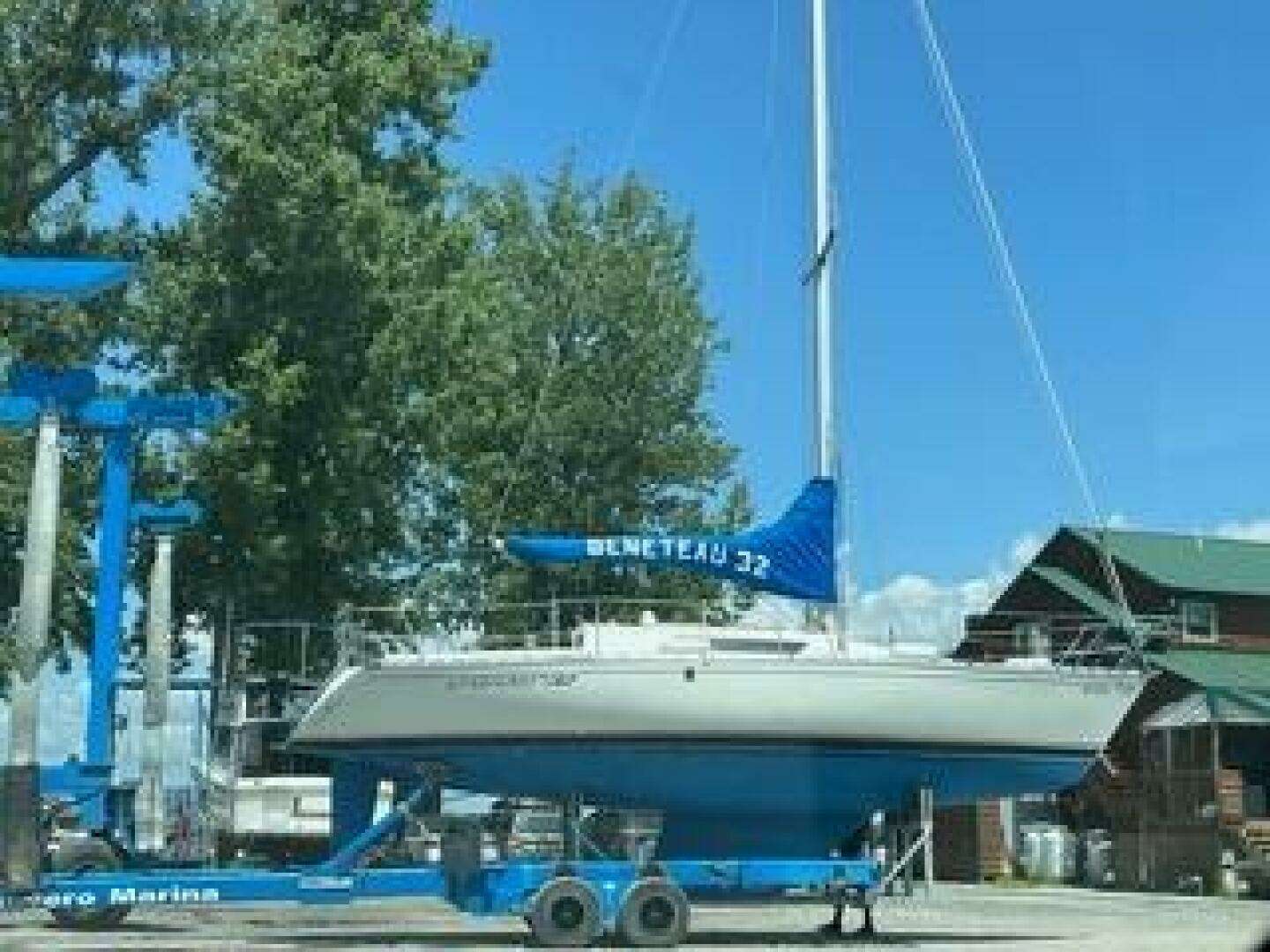 1984 Beneteau — - Image 6