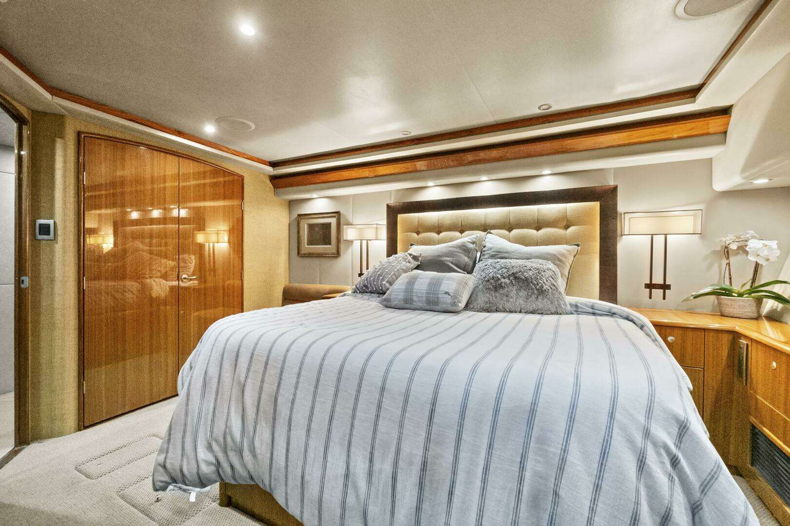2008 Viking 74 Enclosed Bridge - Image 46