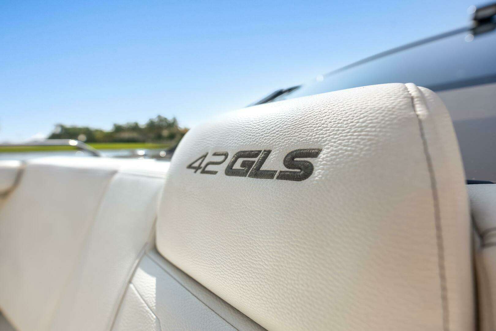 2023 Cruisers Yachts 42 GLS OB - Image 24