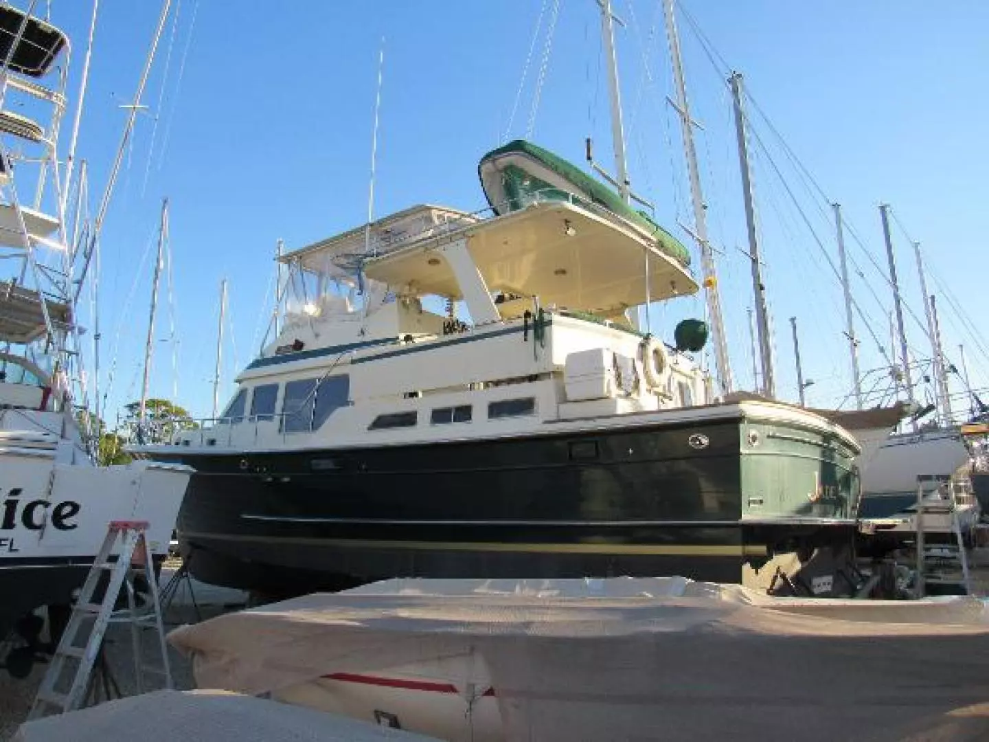 1987 Offshore Yachts Yachtfisher CPMY - Image 2