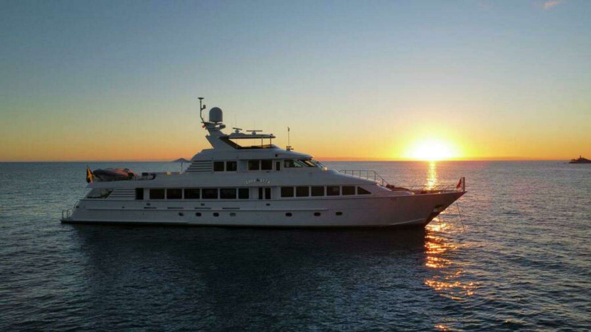 1995 Hatteras Flybridge Motor Yacht - Image 109
