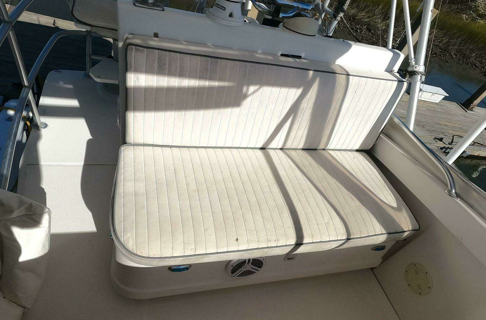 2002 Luhrs 34 Convertible - Image 10