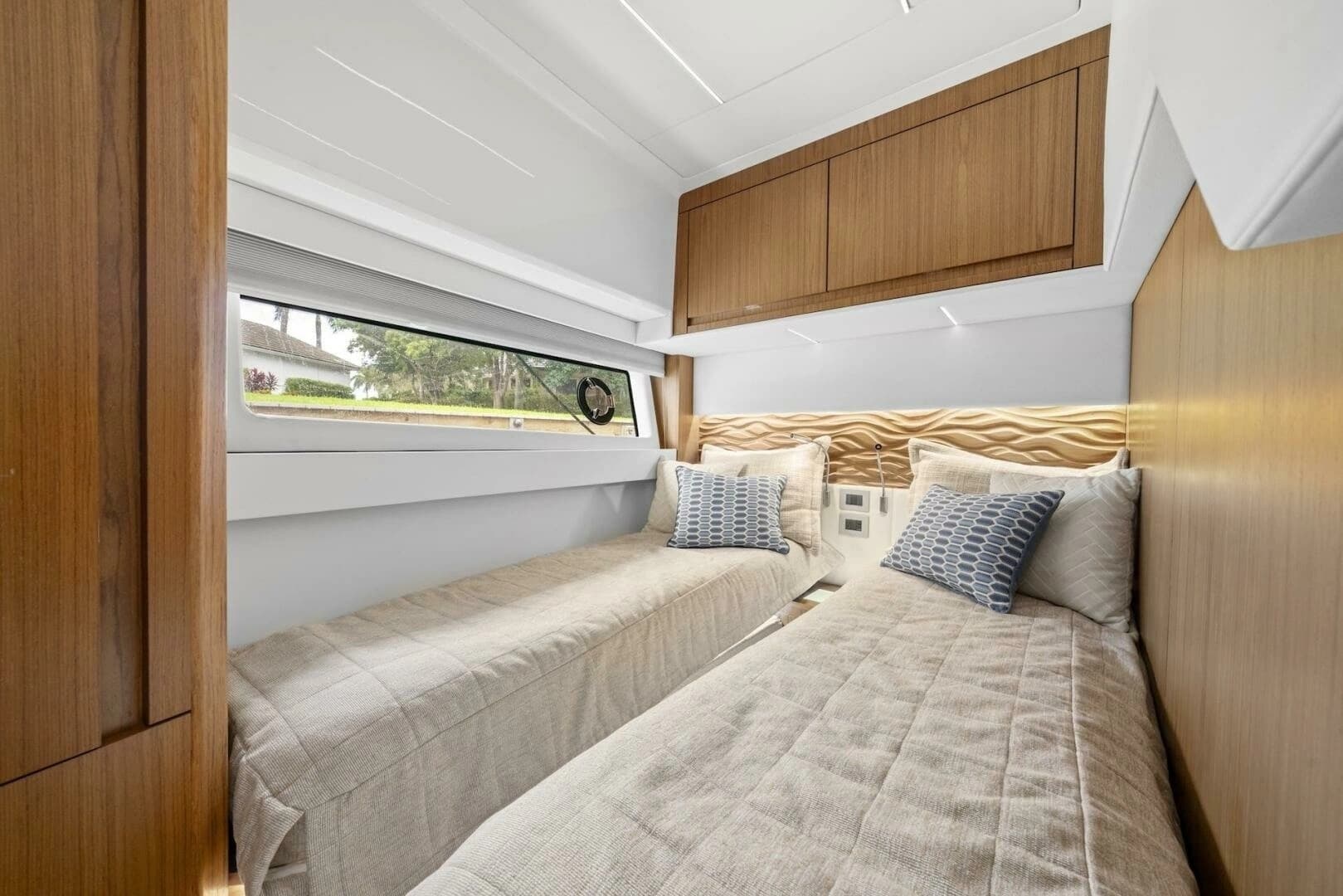 2023 Tiara Yachts EX 60 - Image 75