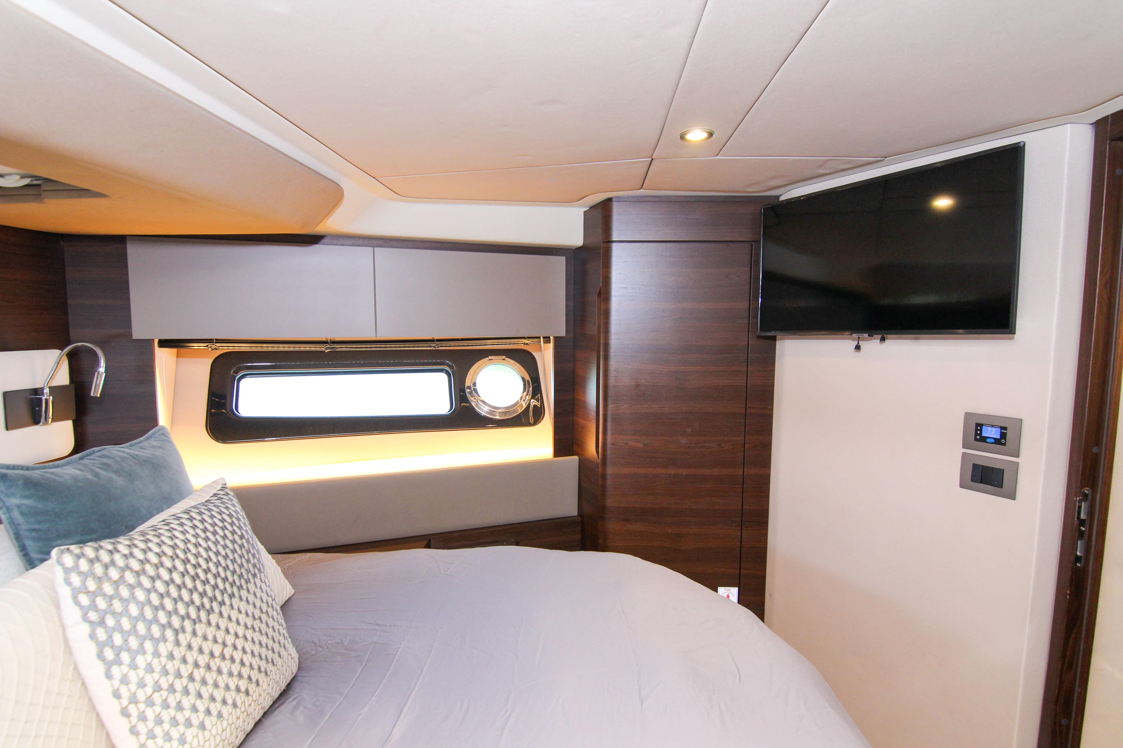 2016 Azimut 50 - 57