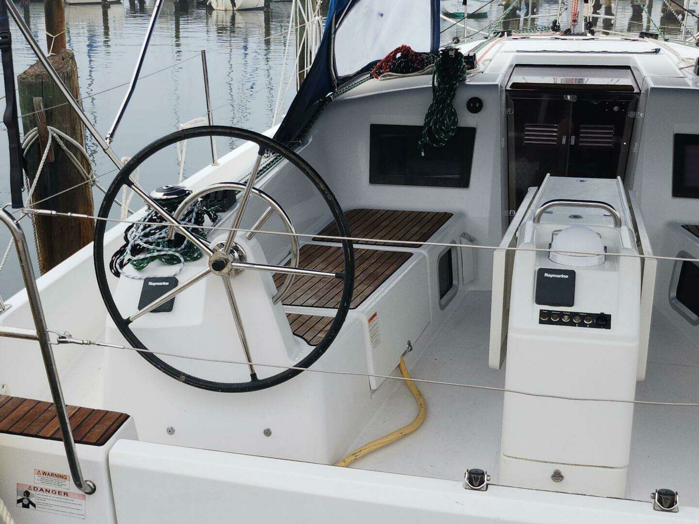 2020 Jeanneau Sun Odyssey 410 - Image 9