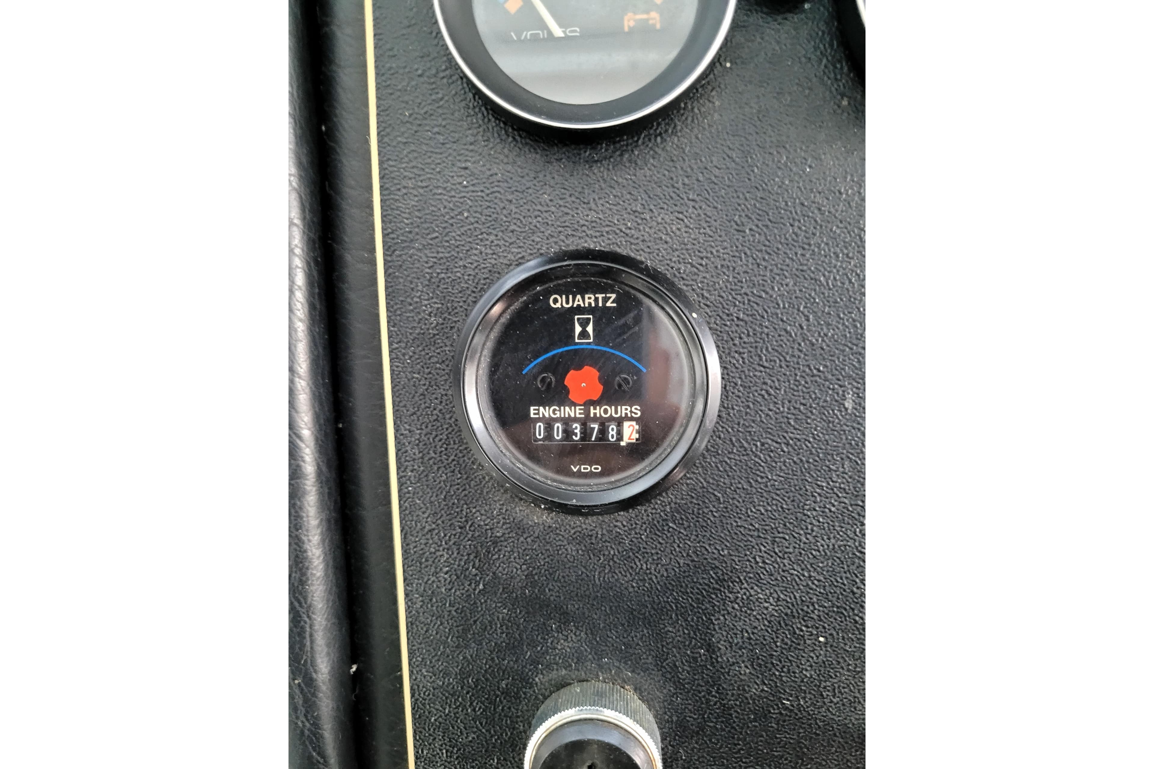 Engine hour meter on 1995 Harbor Master 52, displaying 3782 hours.