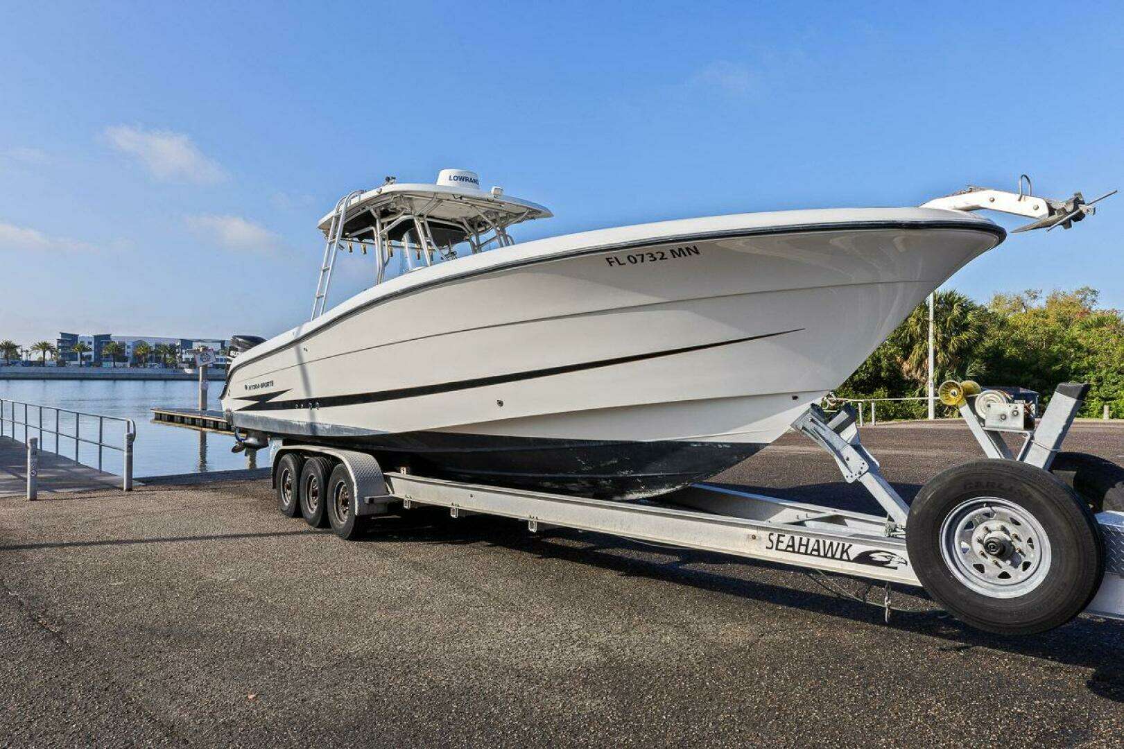2004 Hydra-Sports Vector 3300 CC - Image 7