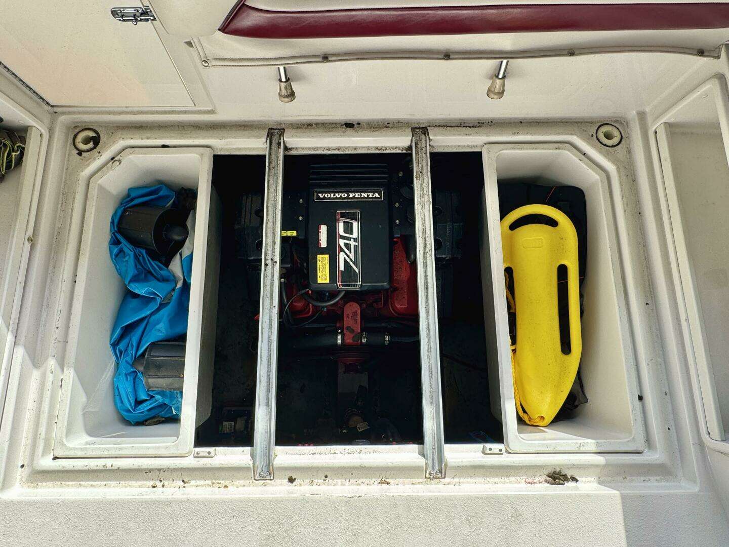 1994 Chaparral Signature 27 Cabin Cruiser - Image 78