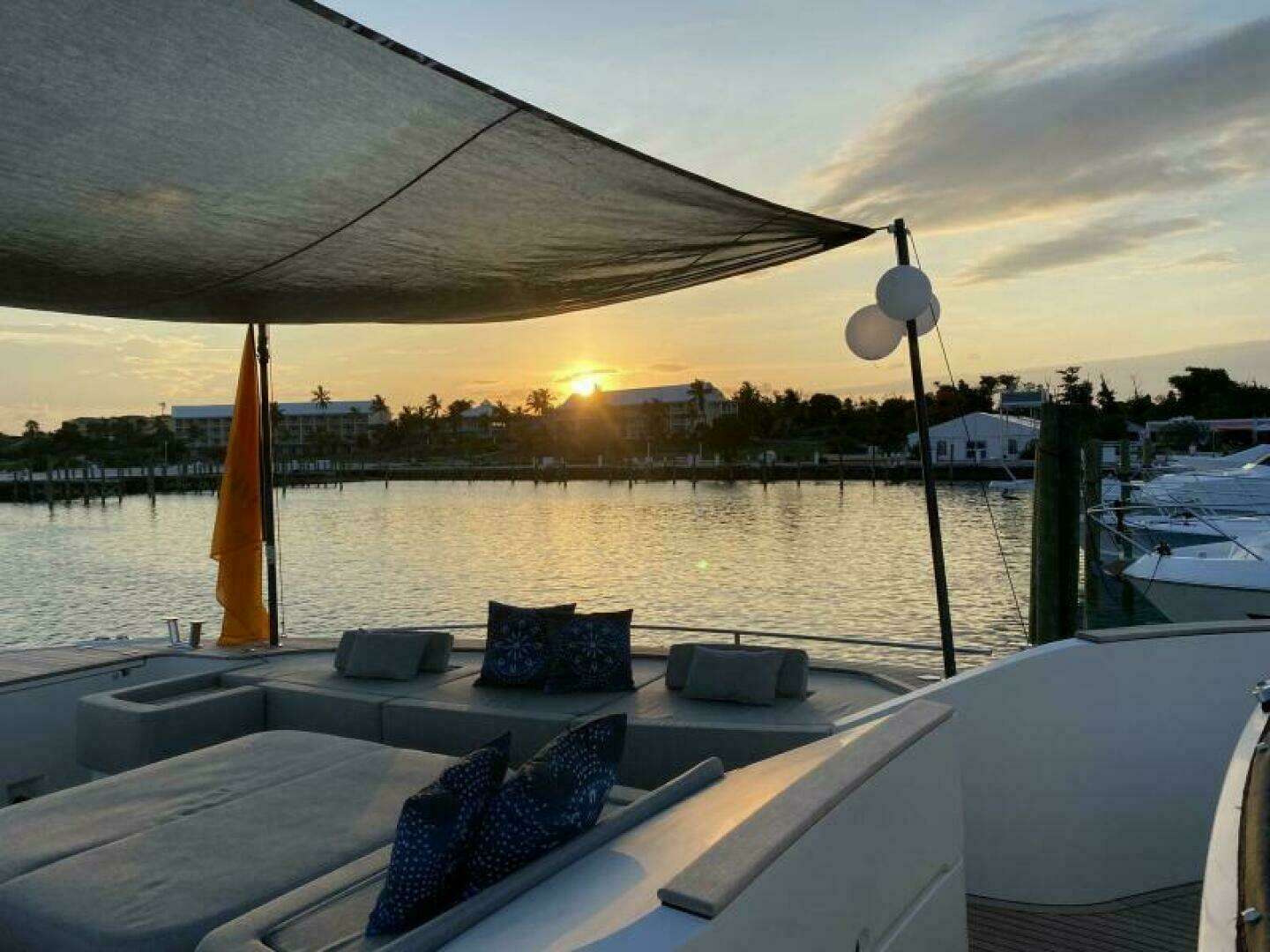 2015 Monte Carlo Yachts MCY86 - Image 19